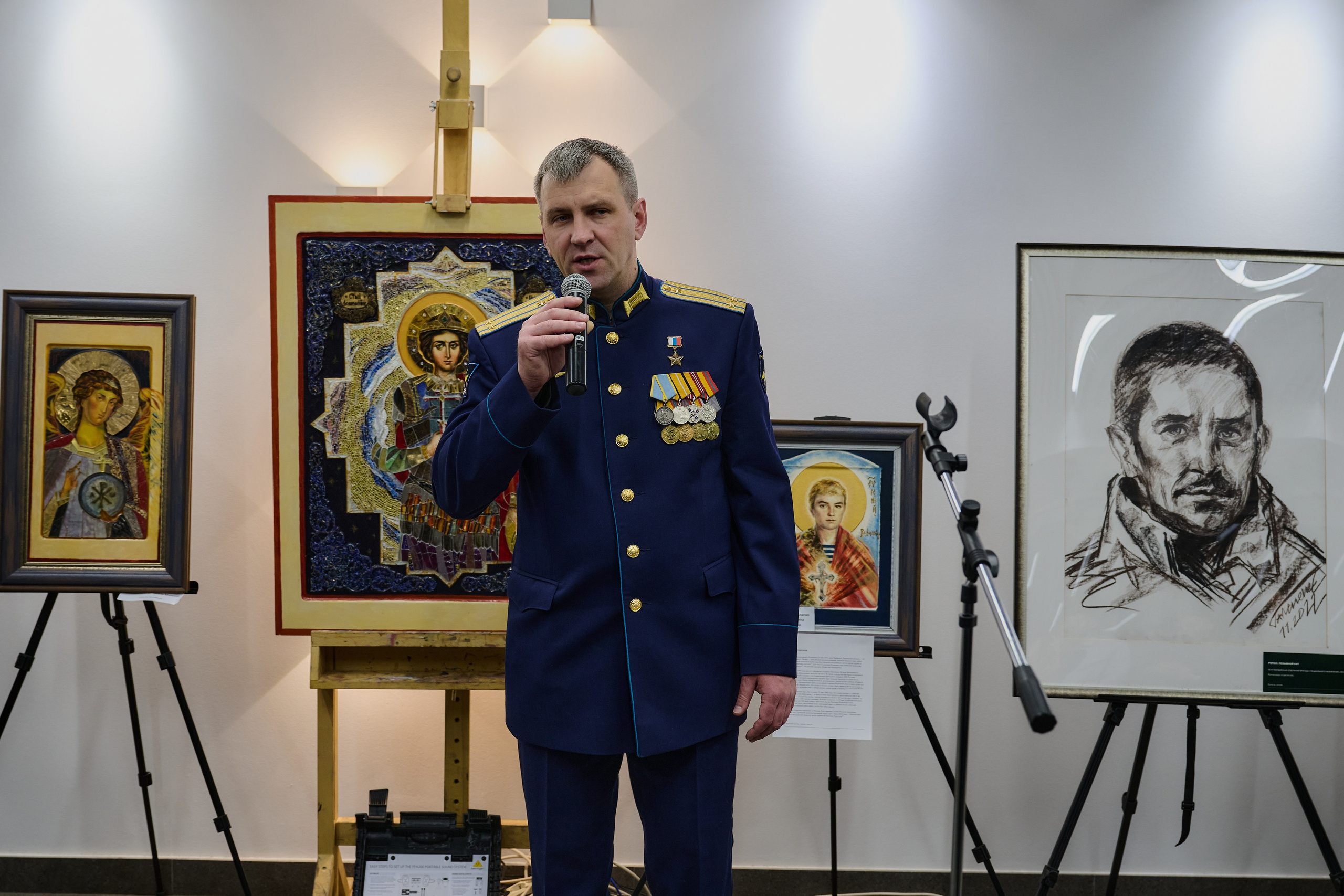 Фотовыставка «Территории» в Росгеолфонде. Фотограф Роман Адлер