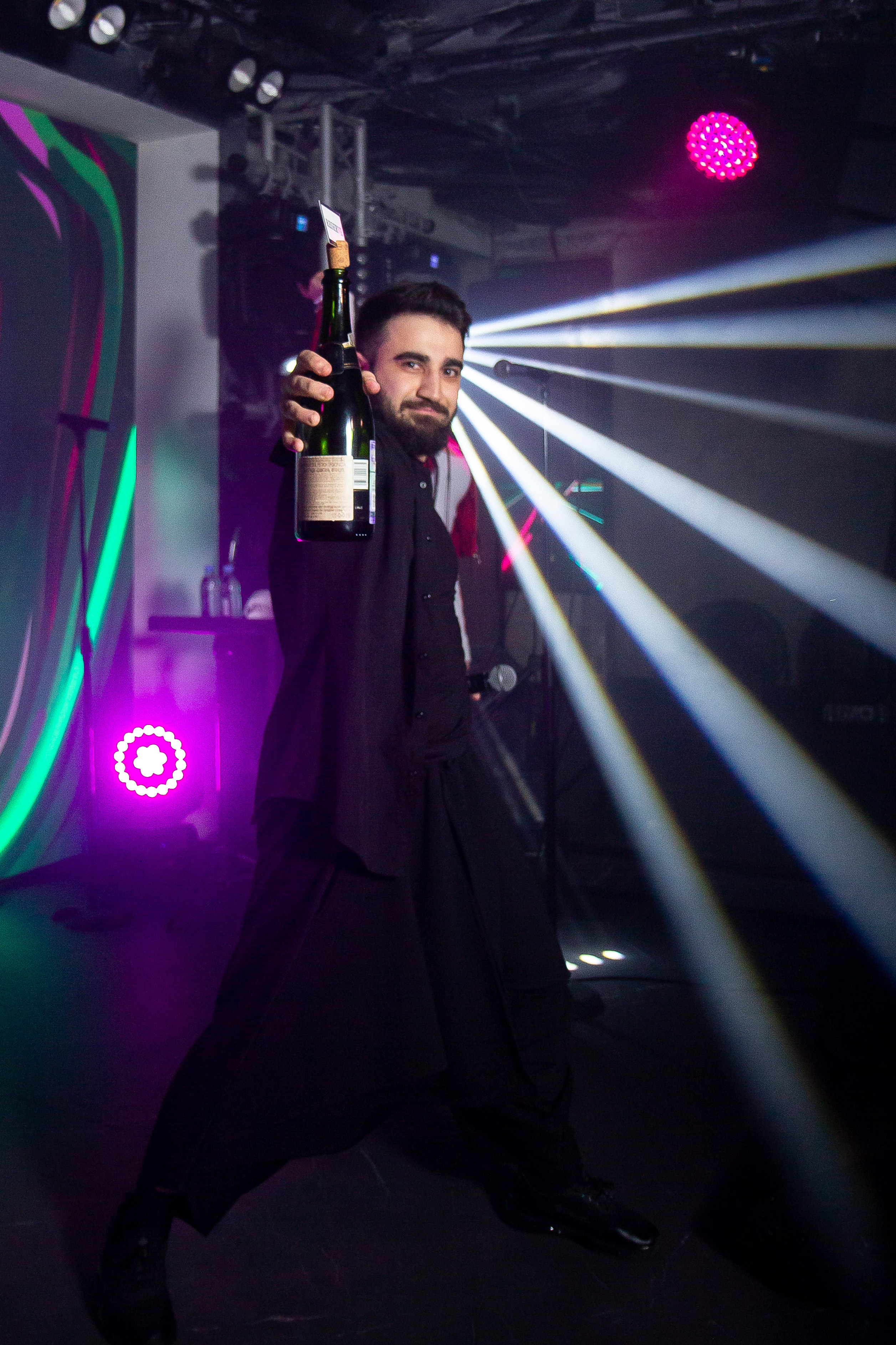 Концерт VA.NO | QUEST PISTOLS SHOW. Репортажный фотограф в Ялте Алексей Семёнов