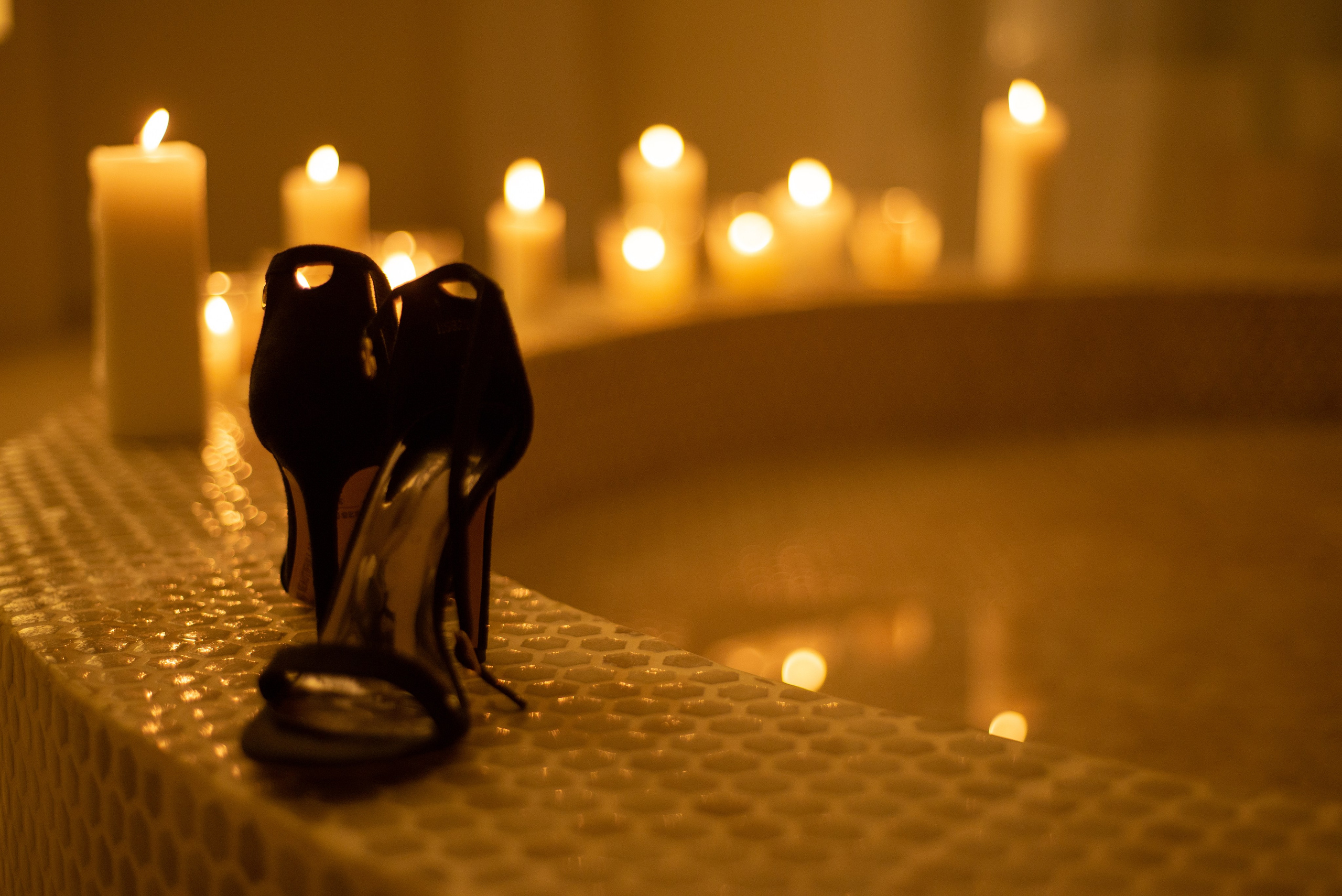 Фотосессия при свечах Санкт-Петербург, девушка в белье и свечи. Женский фотограф Санкт-Петербург Александра Колий