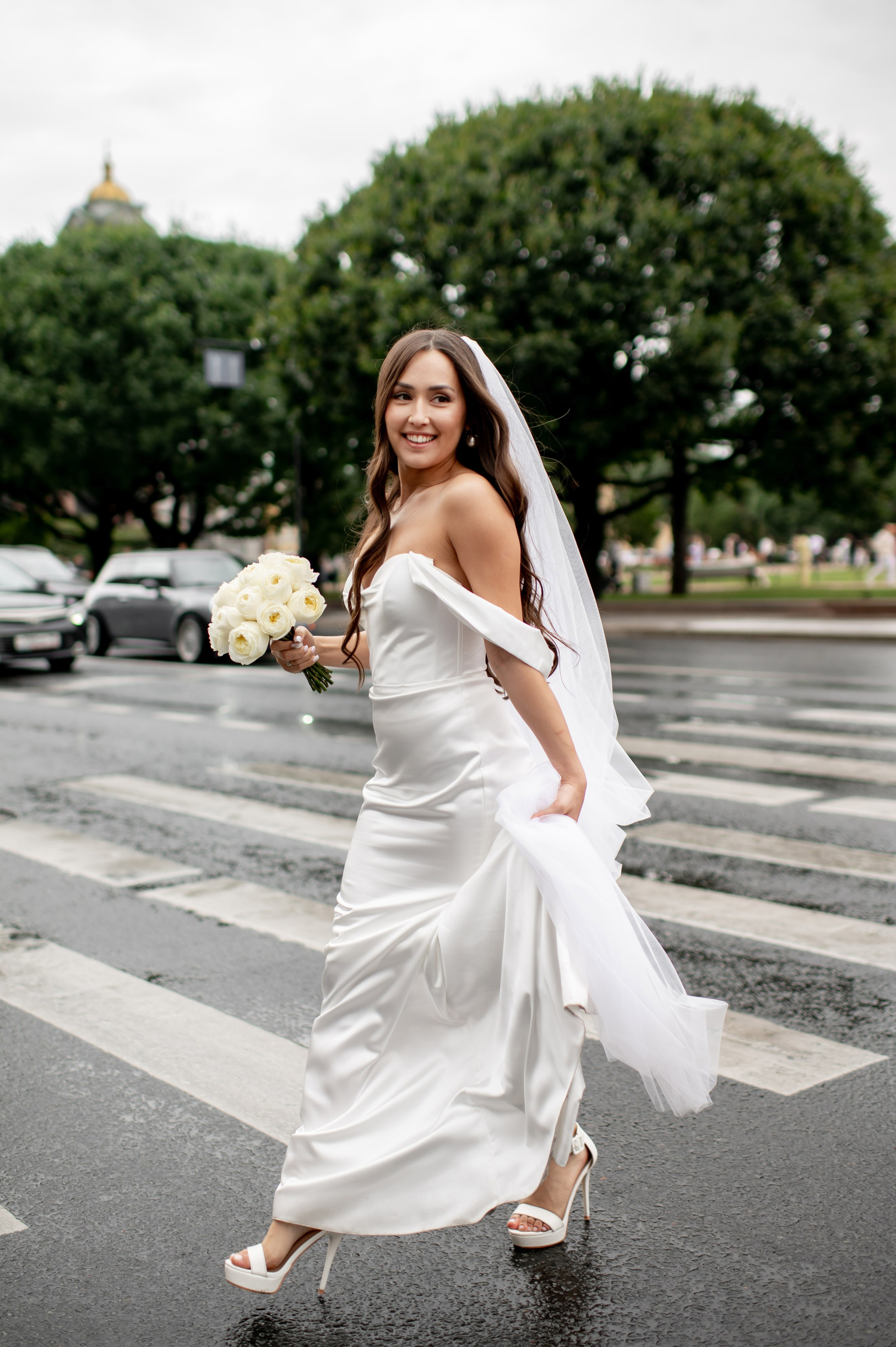 Классическая свадебная фотосессия Аины и Антона по самым красивым местам для свадебной прогулки в Санкт-Петербурге. Портретный, семейный и свадебный фотограф в Санкт-Петербурге и в Пушкине Ширяев Денис