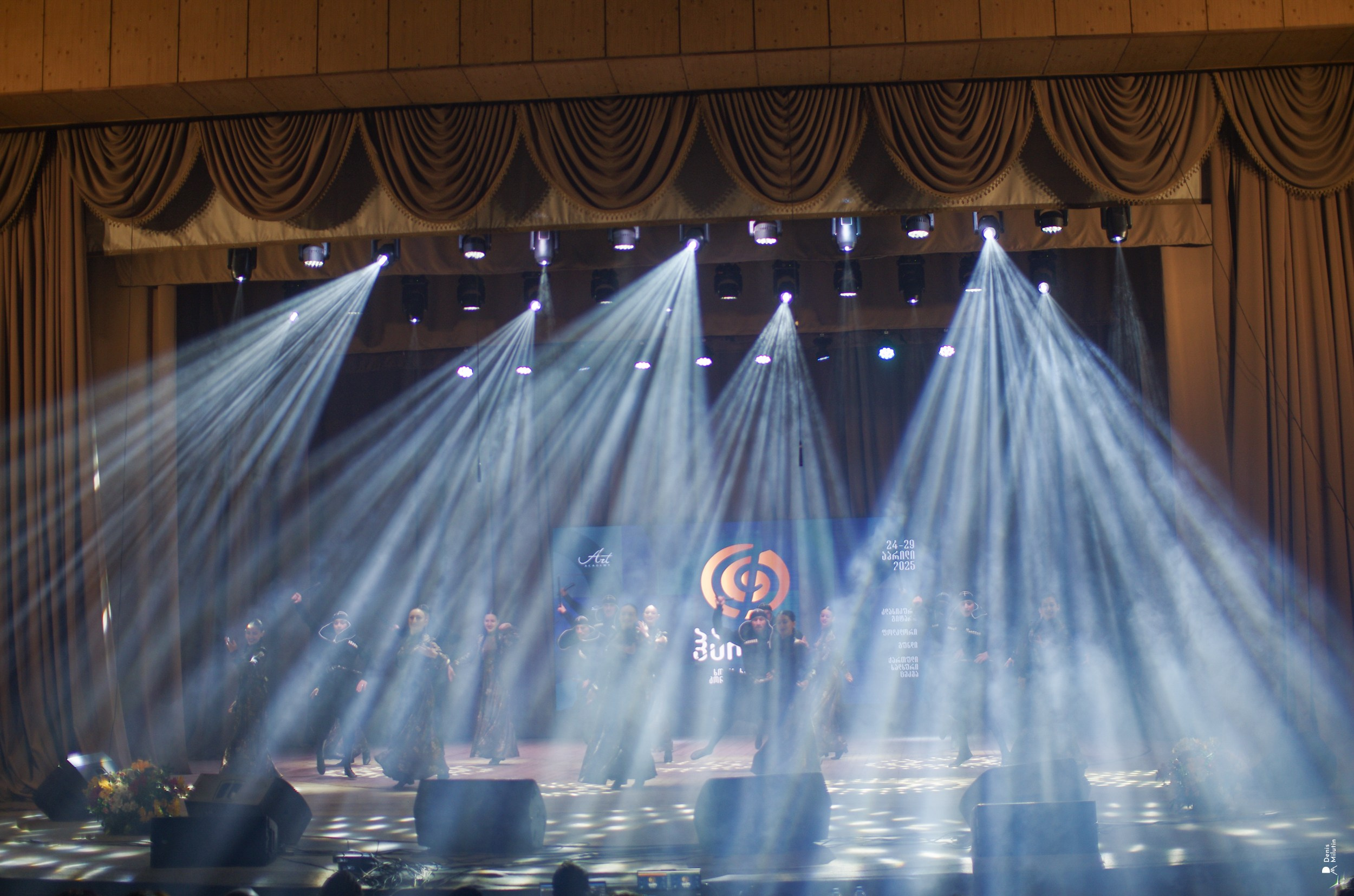 Танцы в Хоби. Портретный фотограф Денис Милютин