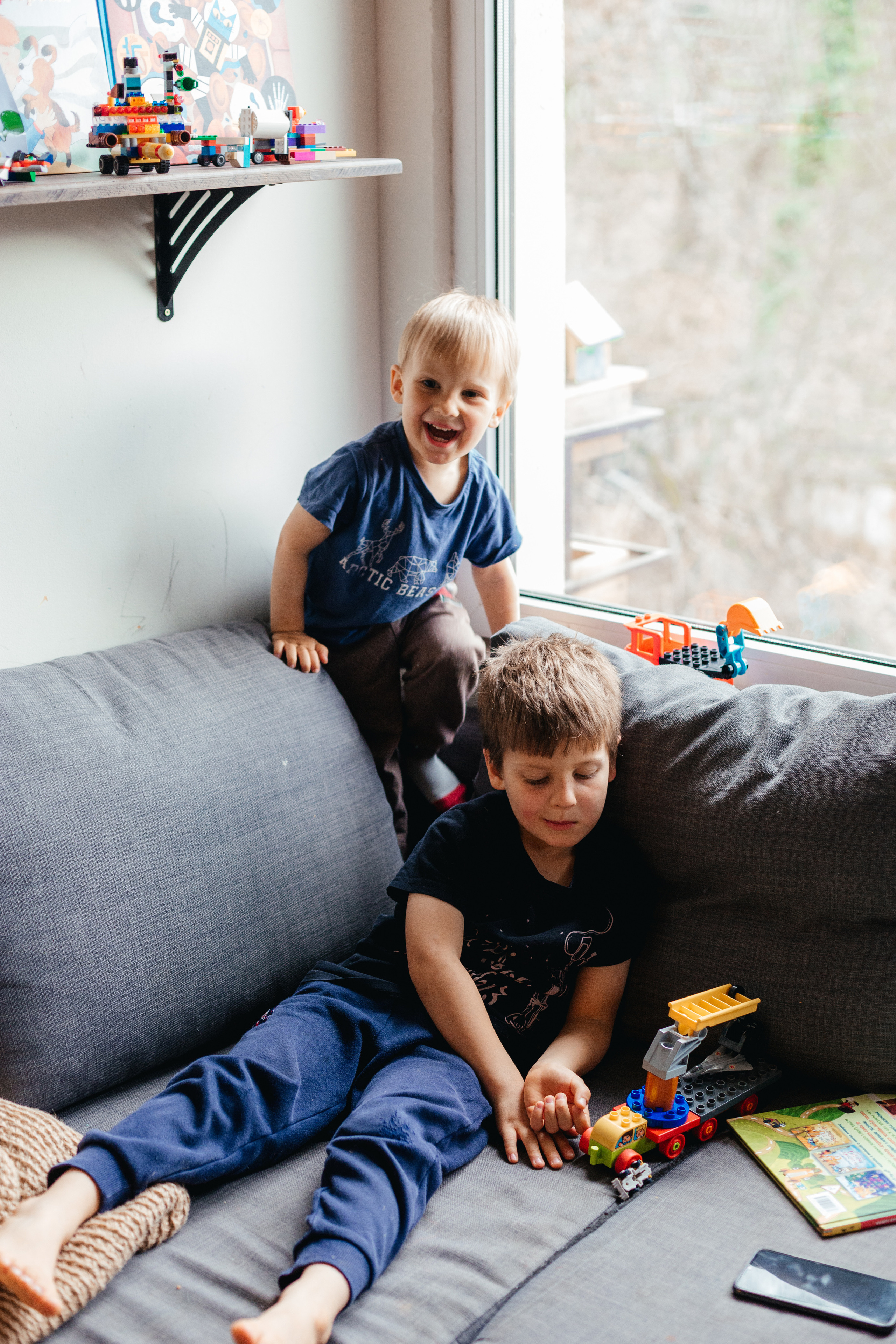 Как Ира плетёт корзинки. Арина Мелехова фотограф Красная Поляна