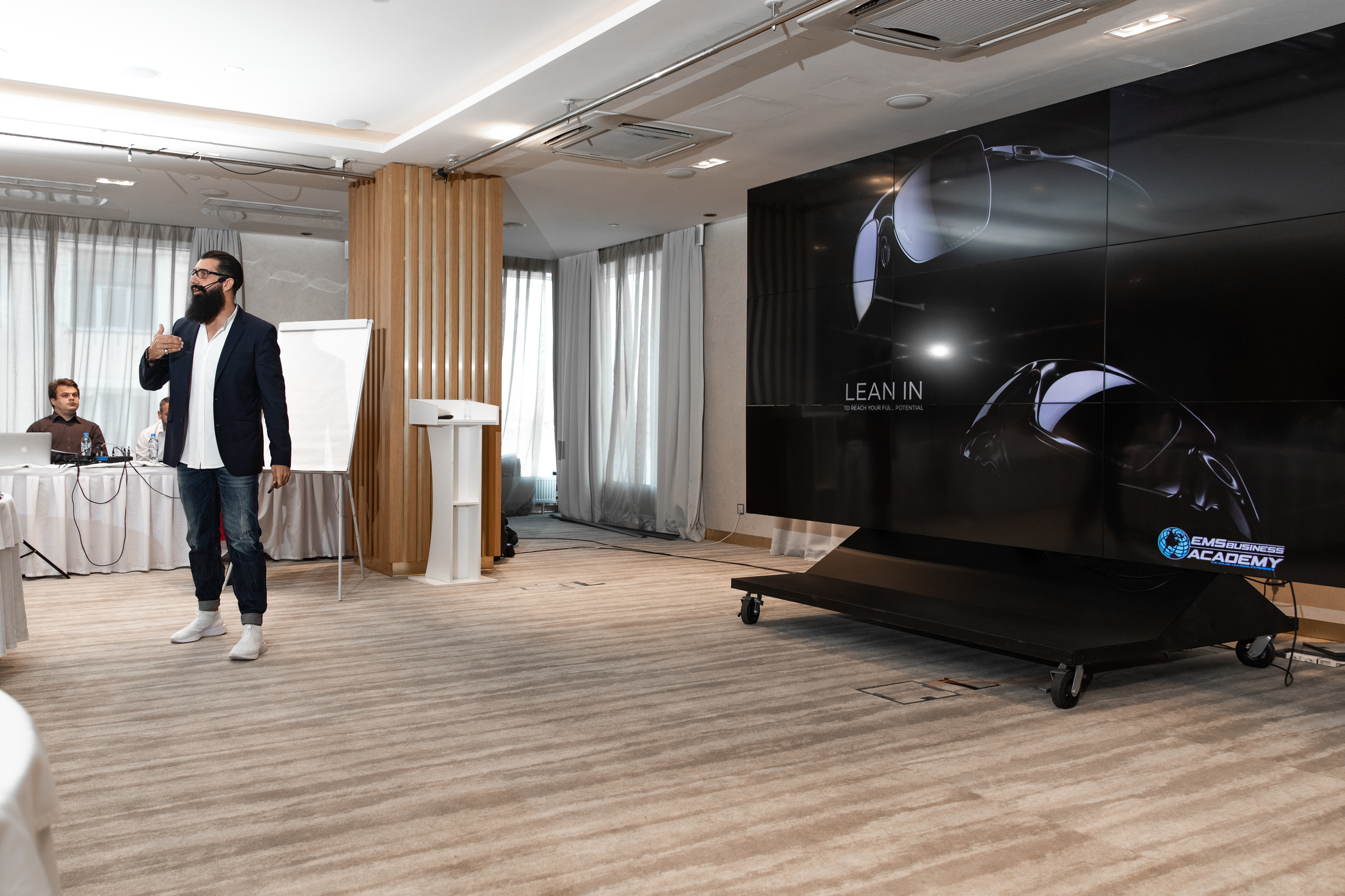 EMS тренировки. Свадебный репортажный фотограф в Москве