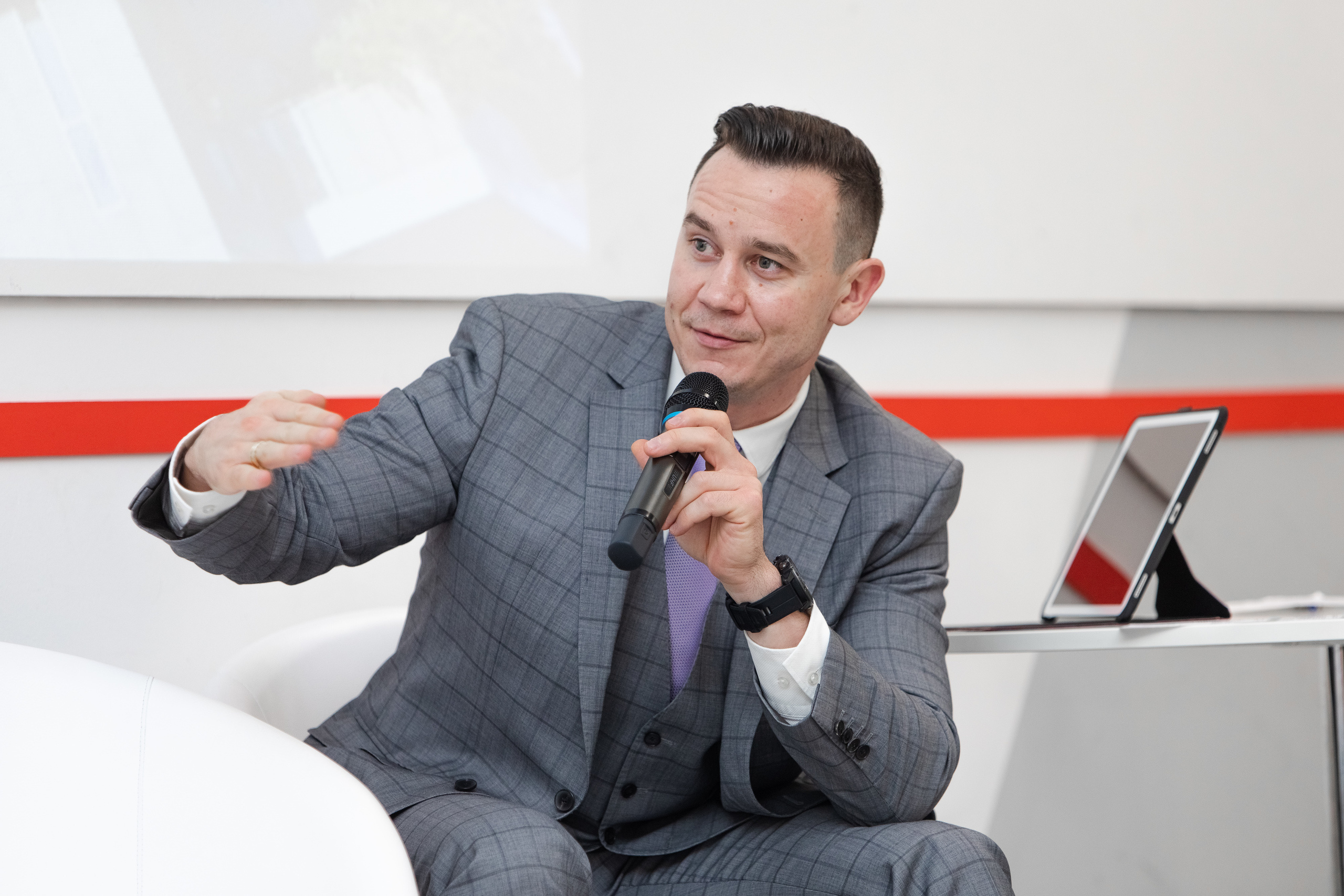 Зеленый офис. Зеленый город. Свадебный репортажный фотограф в Москве