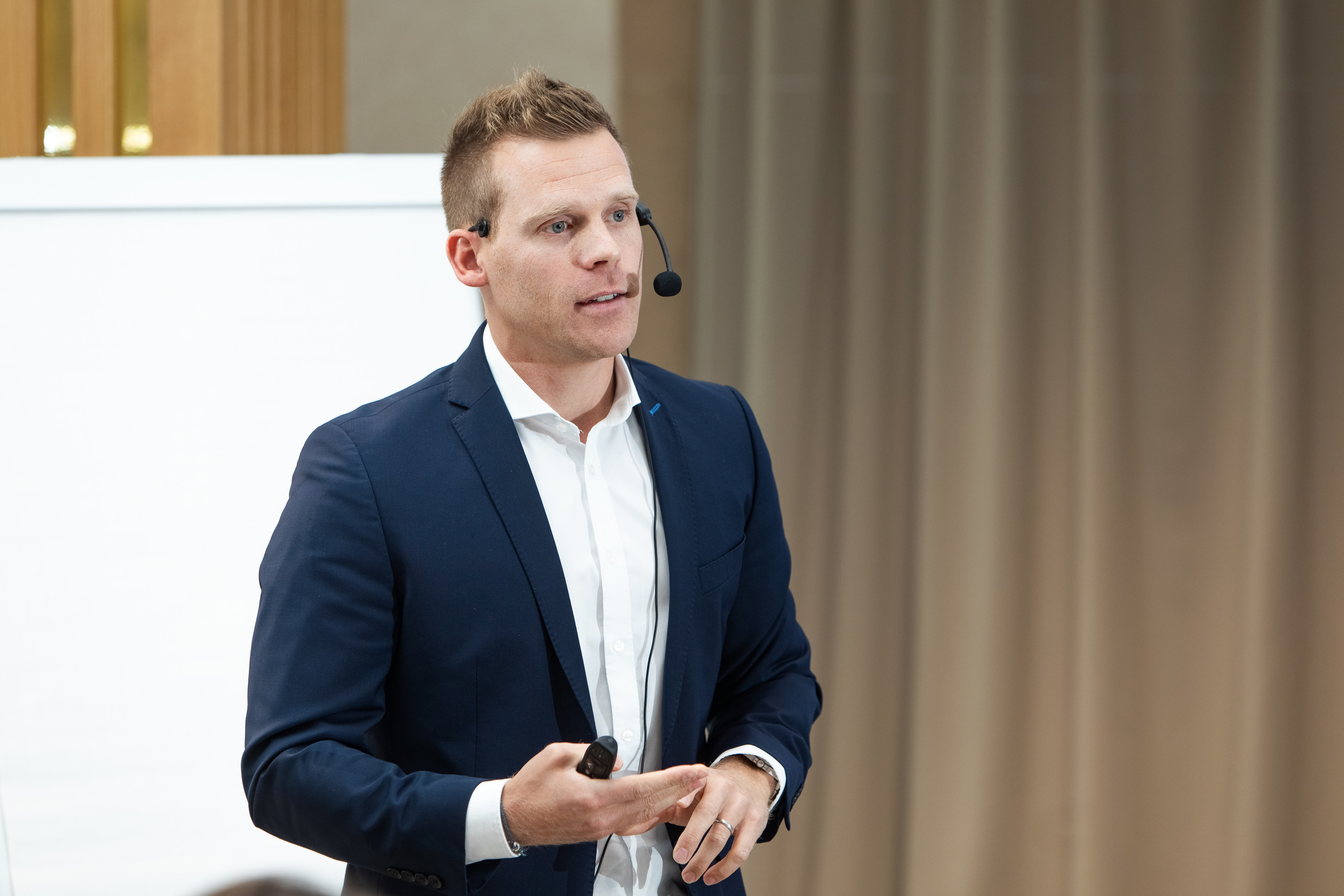 EMS тренировки. Свадебный репортажный фотограф в Москве