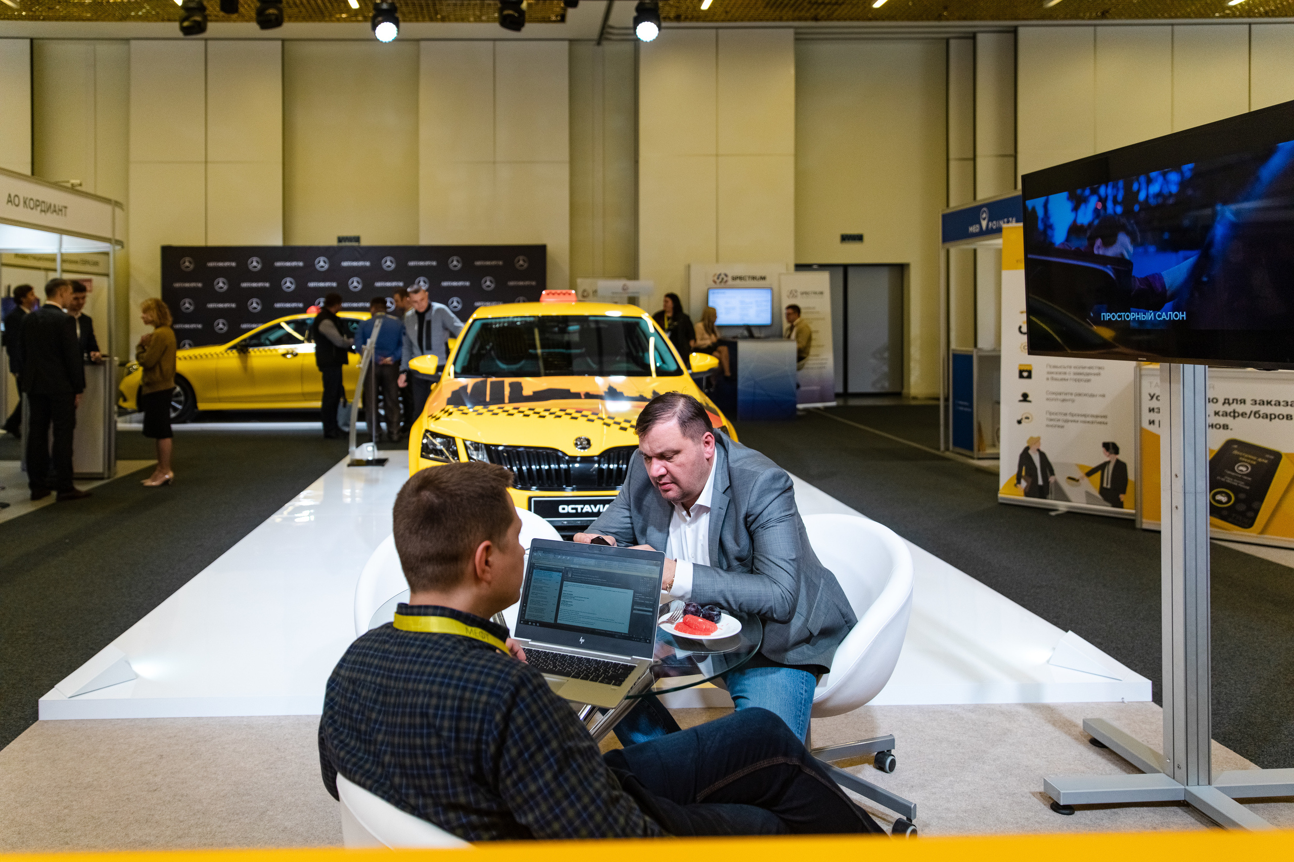 МЕФТ. Свадебный репортажный фотограф в Москве