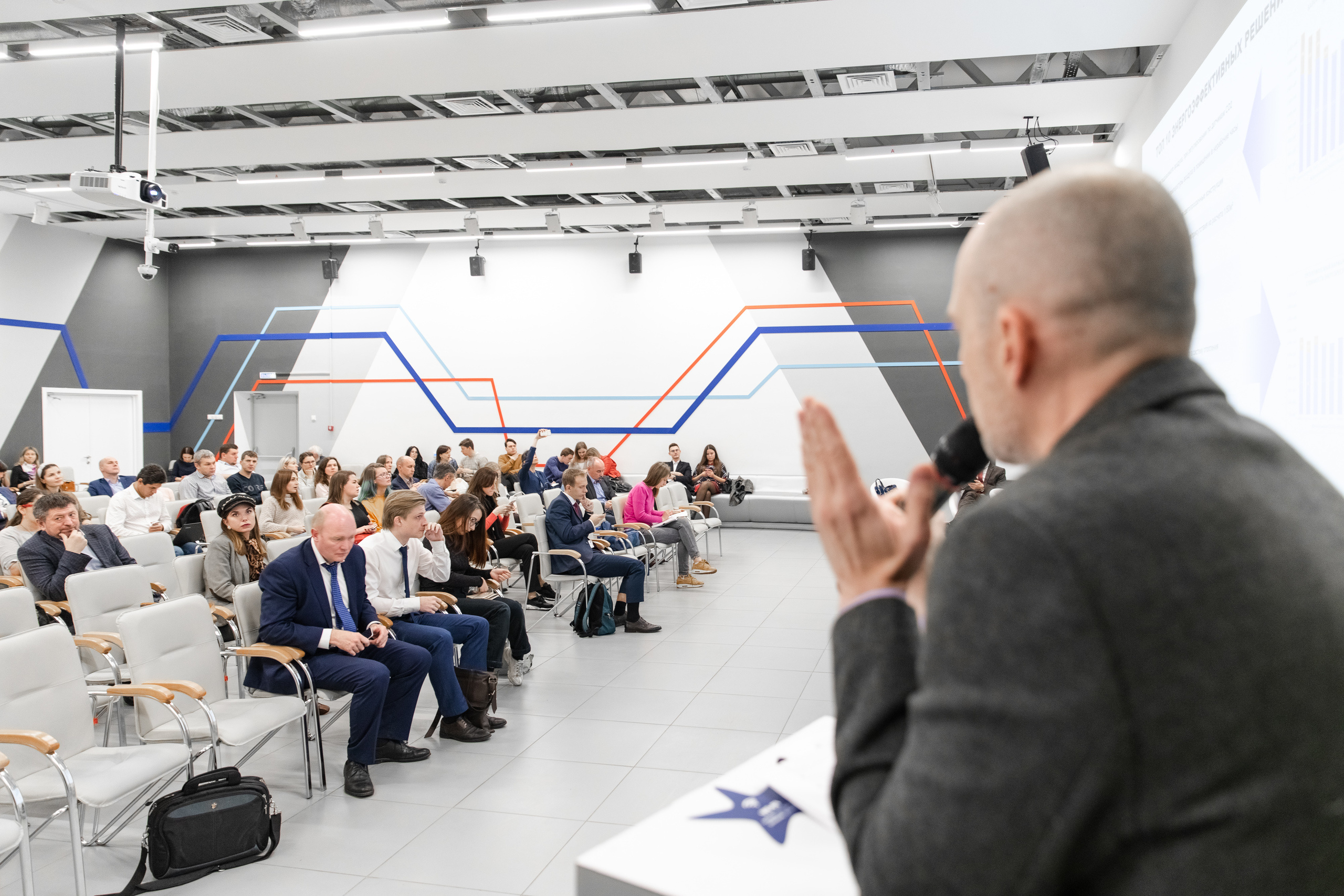 Зеленый офис. Зеленый город. Свадебный репортажный фотограф в Москве