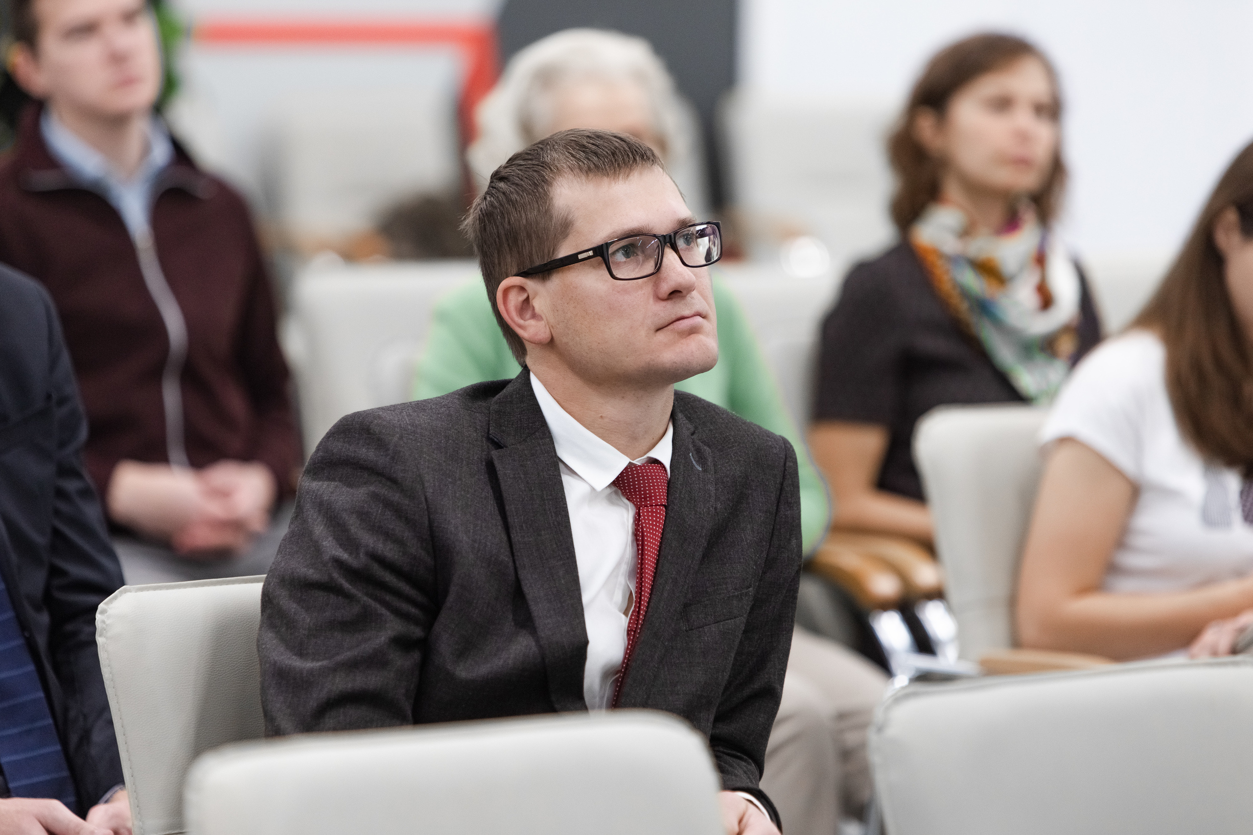 Зеленый офис. Зеленый город. Свадебный репортажный фотограф в Москве