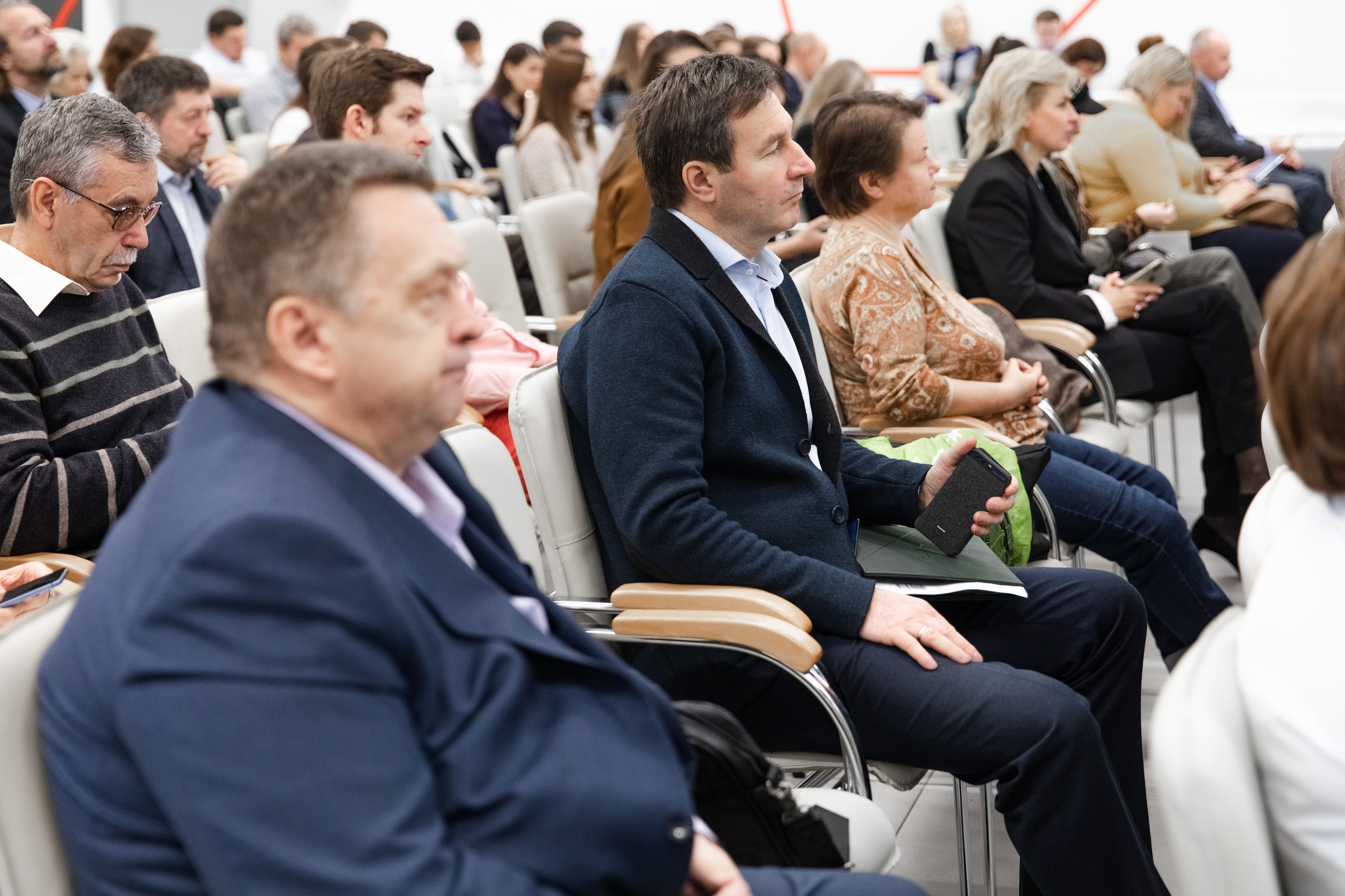 Зеленый офис. Зеленый город. Свадебный репортажный фотограф в Москве