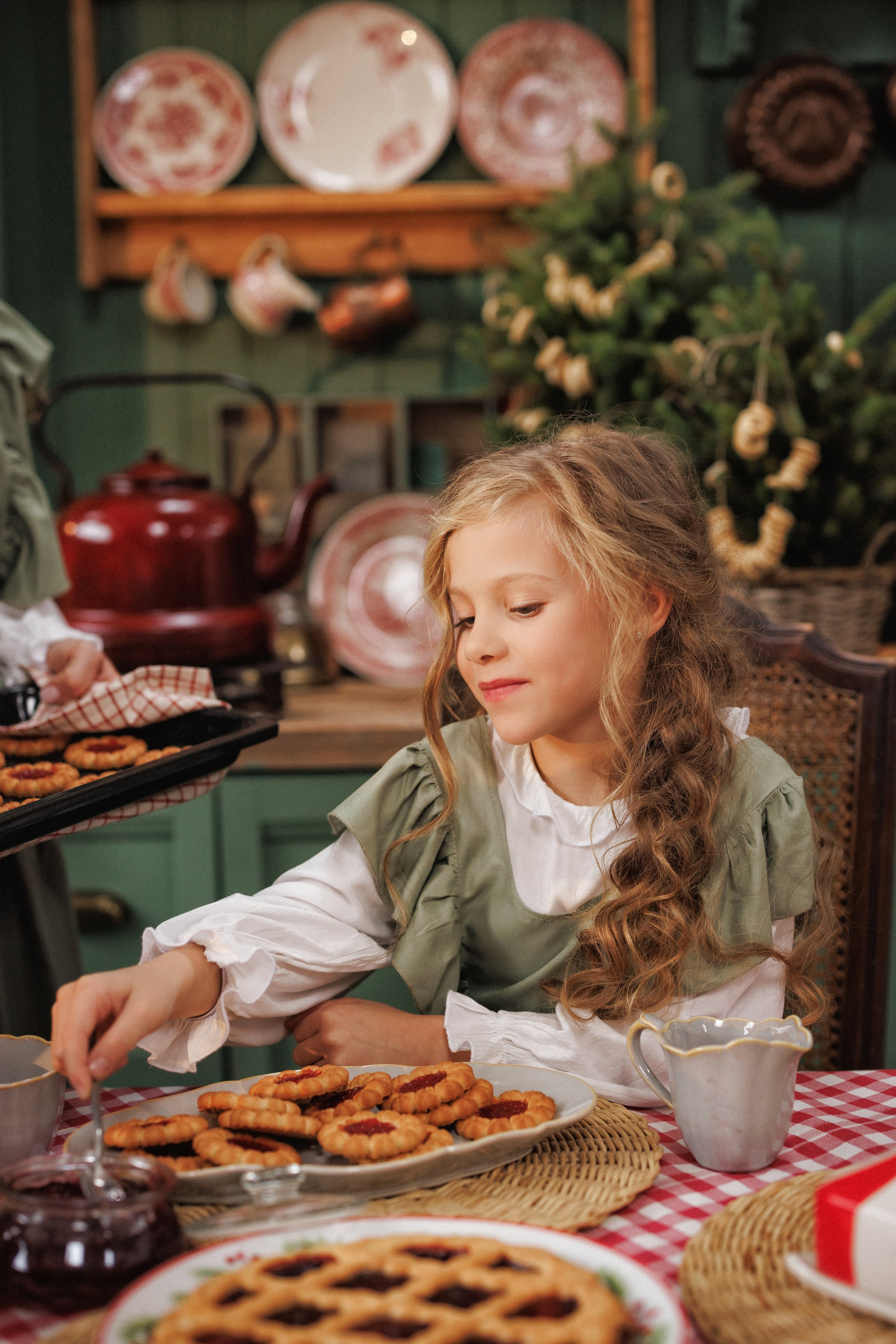 Новогодняя фотосессия в стиле «Винтаж», фотостудия Ольги Сурухановой, г. Краснодар 2025–2026 гг. Семейный и детский фотограф в Краснодаре Анна Трашкова