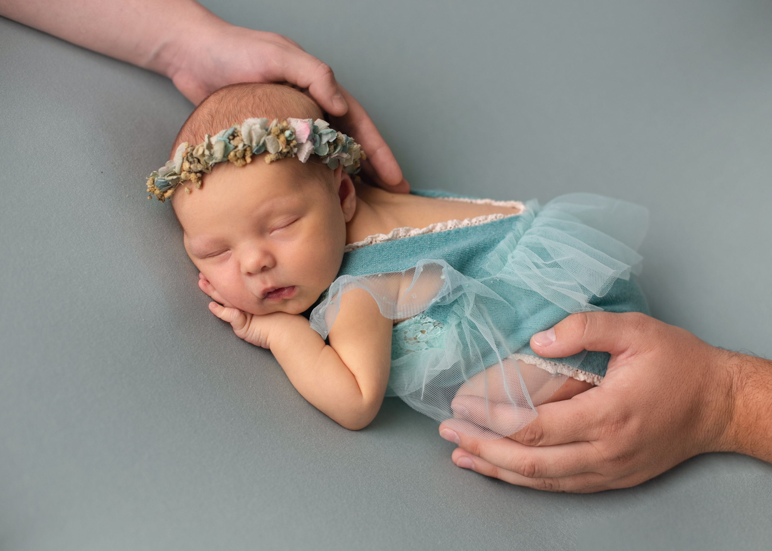 Анюта. Фотограф новорожденных в г. Россошь Виктория Нечепуренко