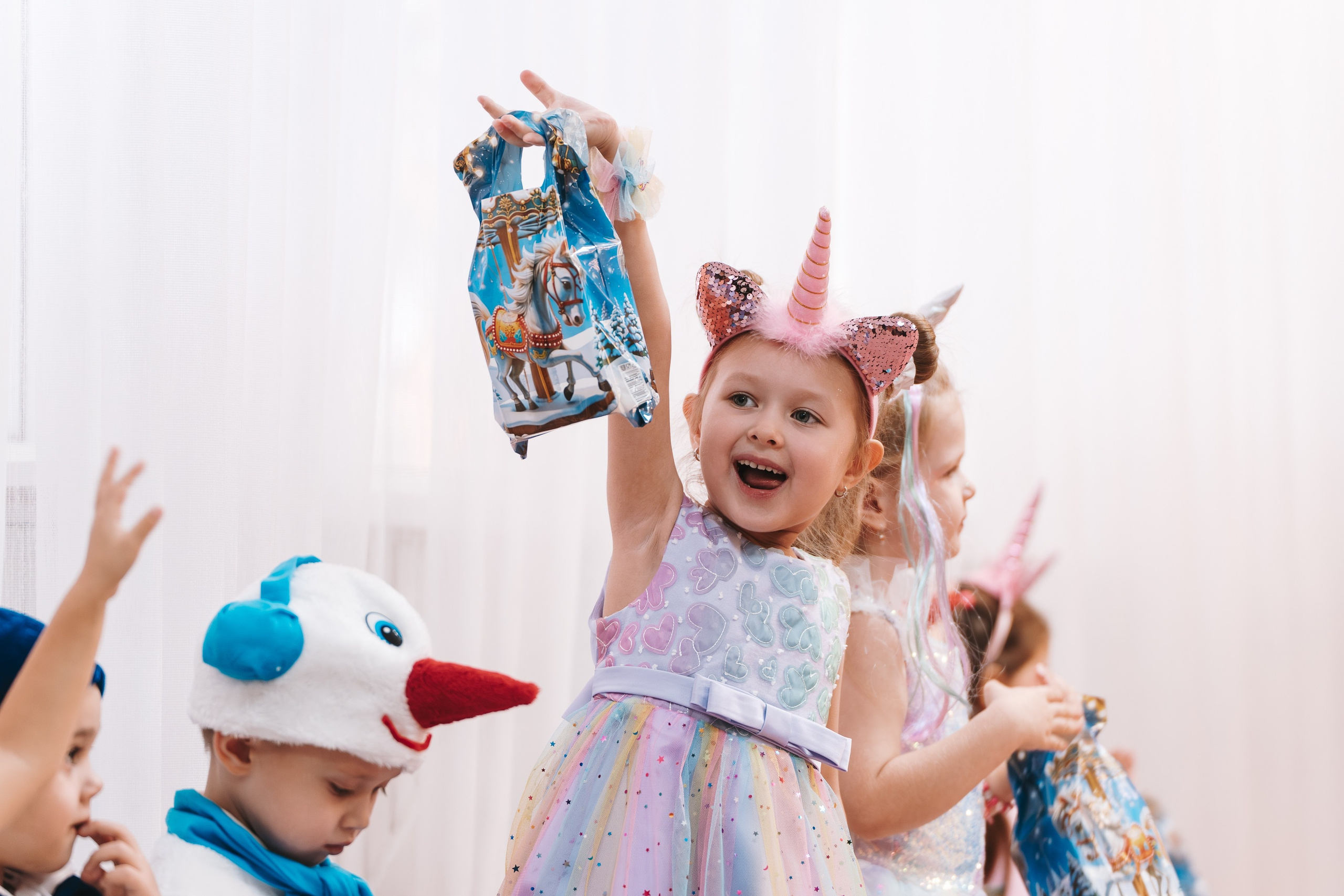 Фотосъёмка детских новогодних утренников в Уфе — живые эмоции, а не просто отчёт