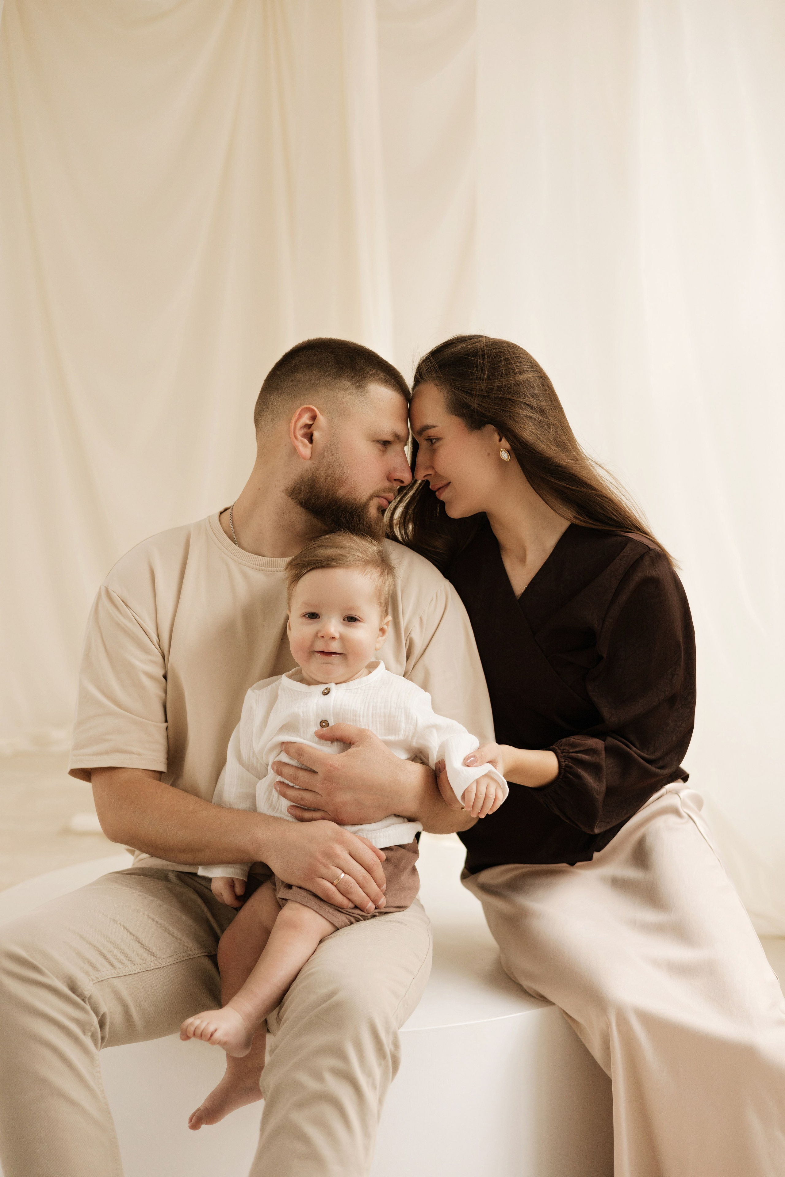 Арсений с мамой и папой. Фотограф в Кемерово Миллер Анна