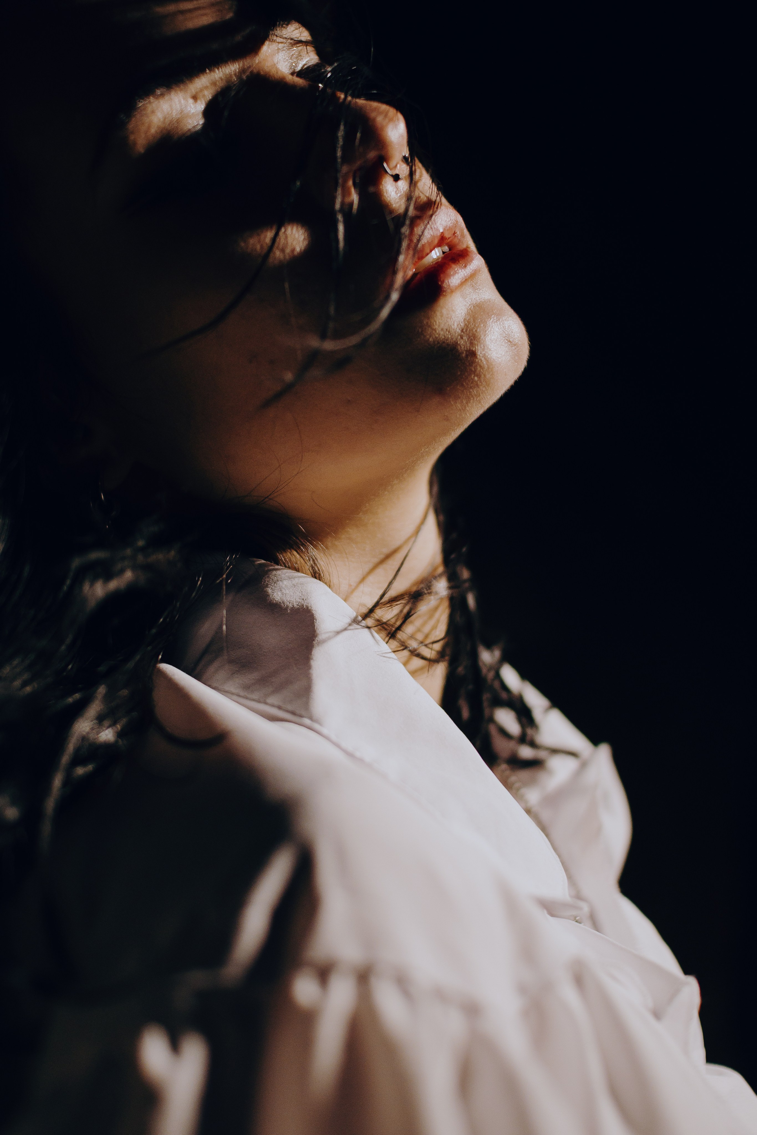 Съёмка у моря с оленьими рогами