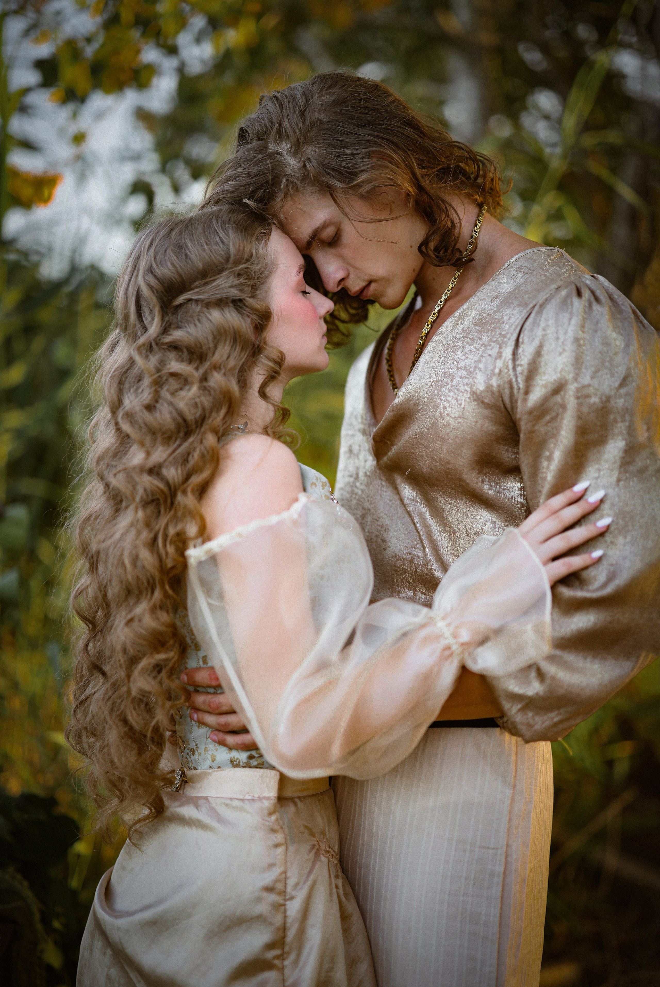 Фотосессия пары в Сухуми, Абхазия: романтические моменты у воды