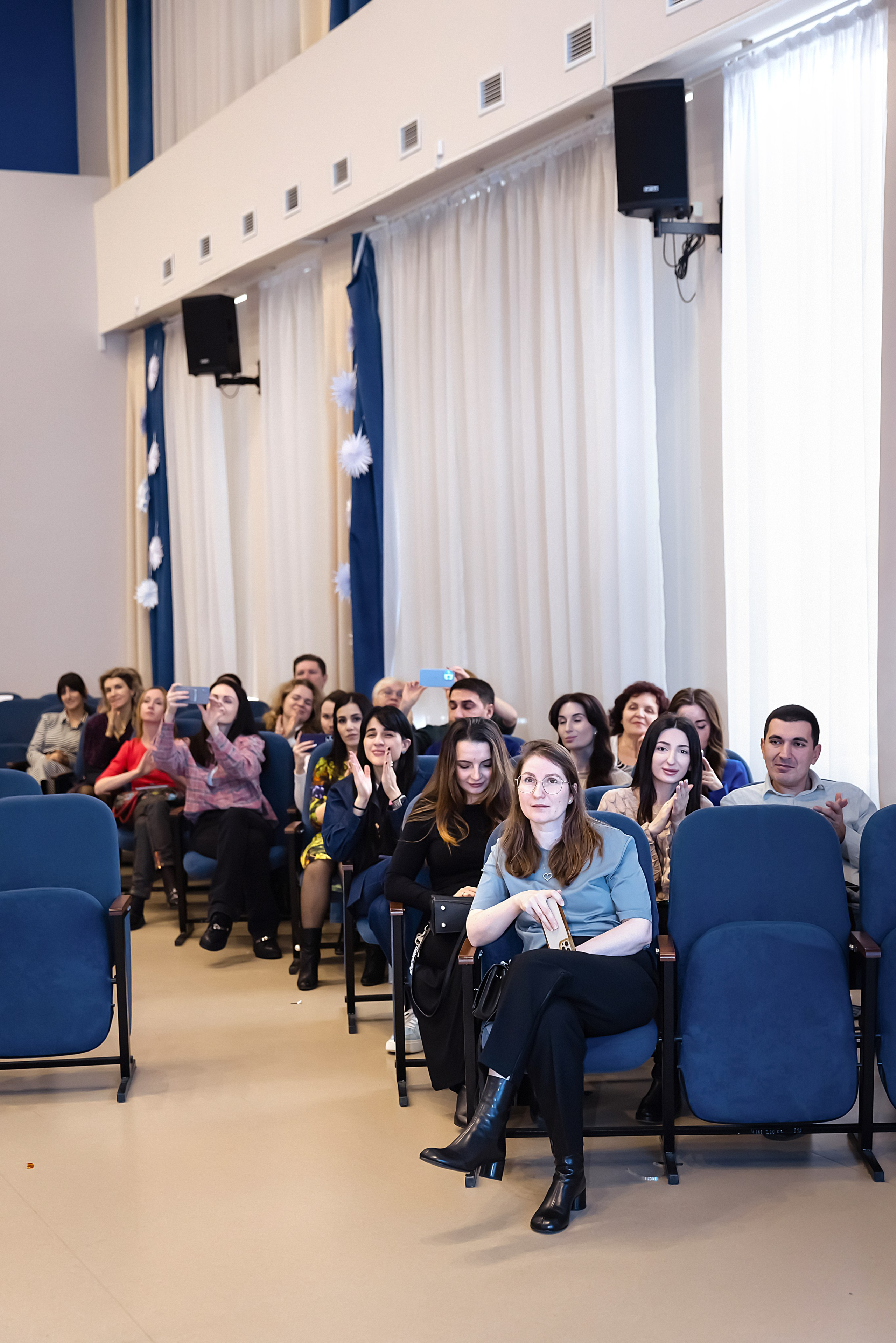 Новогодний праздник 1 В класс! Гимназия № 23. Фотограф и Видеограф в Краснодаре Юлия Солодченко