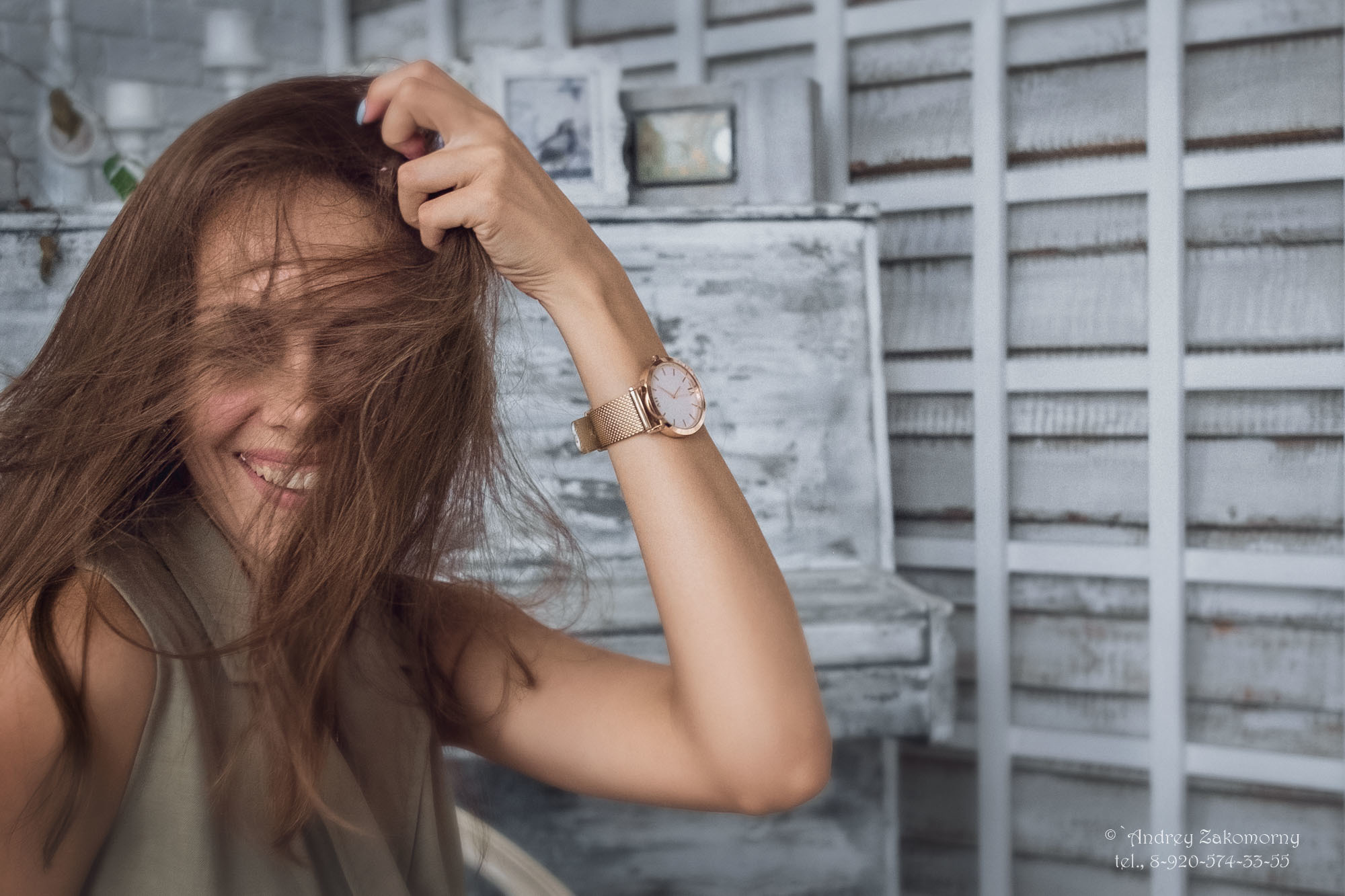 студийная фотосессия с естественным светом. Фотография портретная. Фотосессия портретная. Глаза и волосы в портрете значение имеют