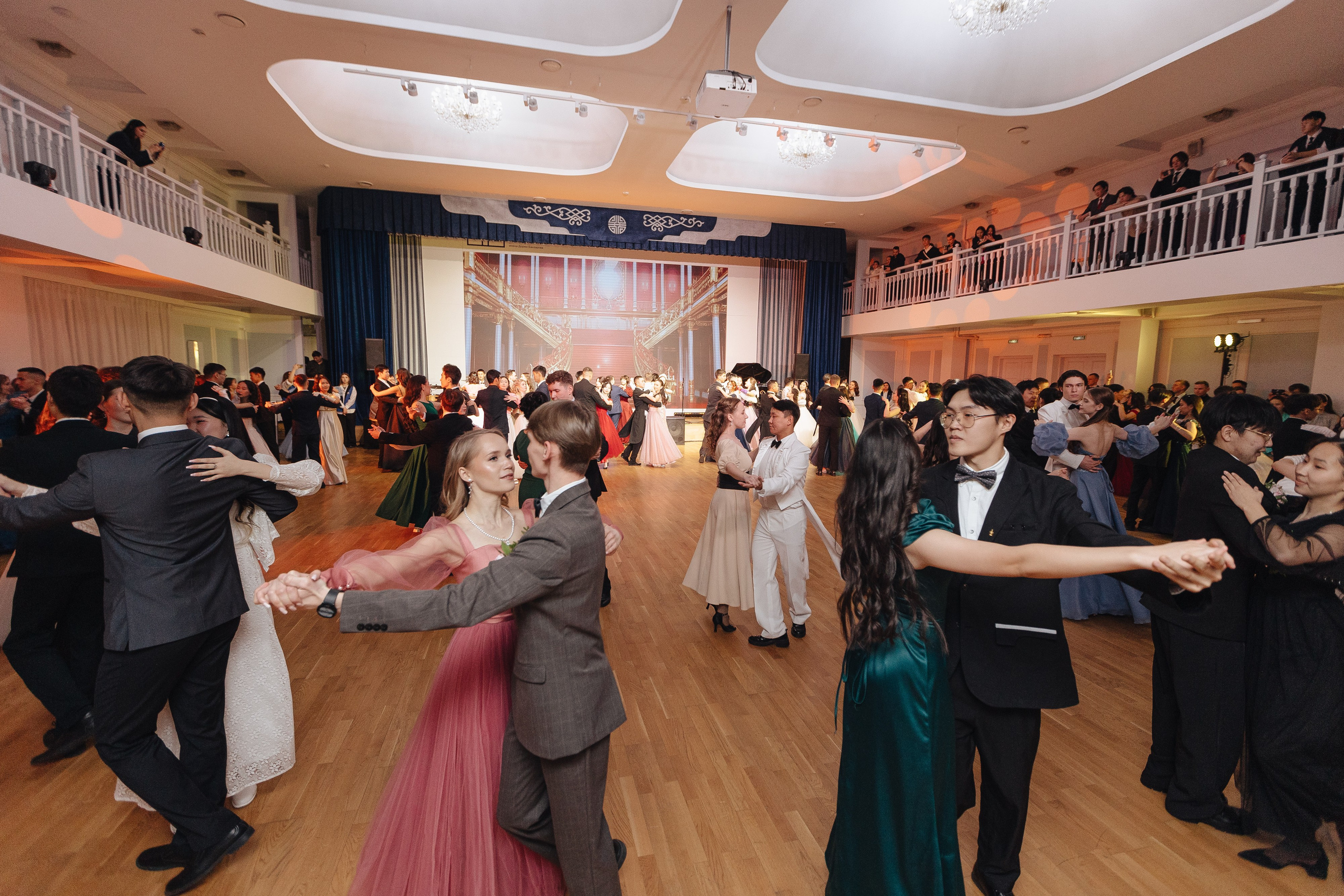Студенческий бал. Свадебный и семейный фотограф в Улан-Удэ