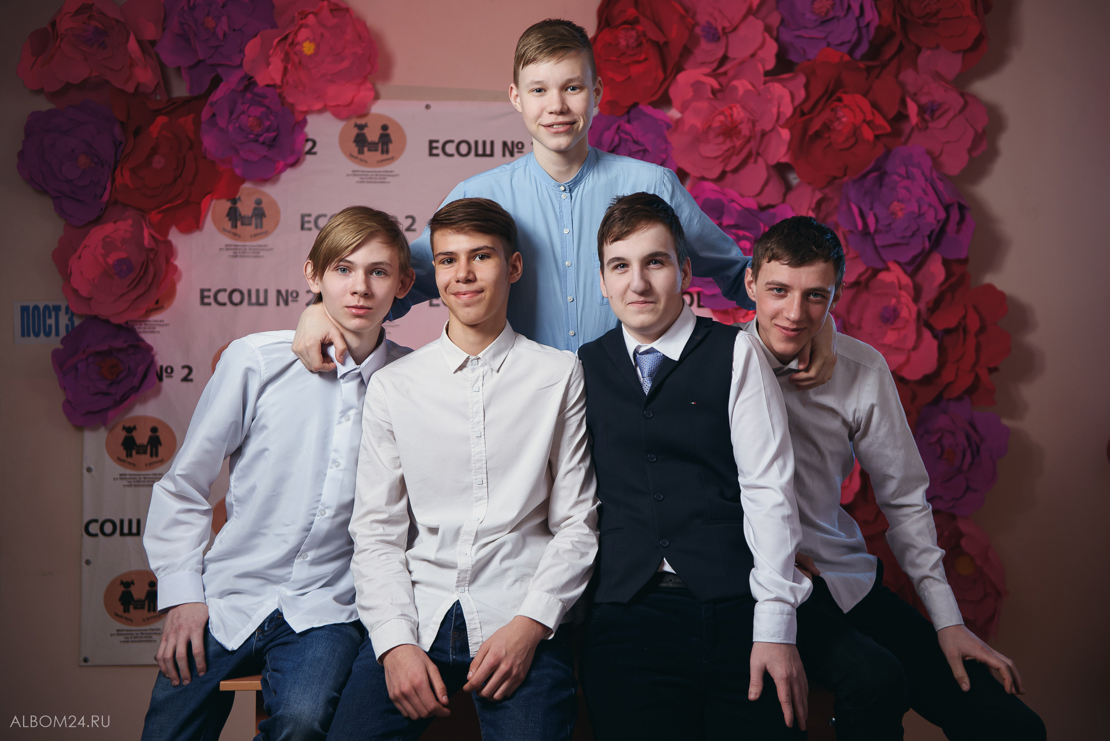 Съемка на выпускной альбом Школа № 2 (Емельяново), 9Б. Выпускные альбомы и фотосъемка в Красноярске