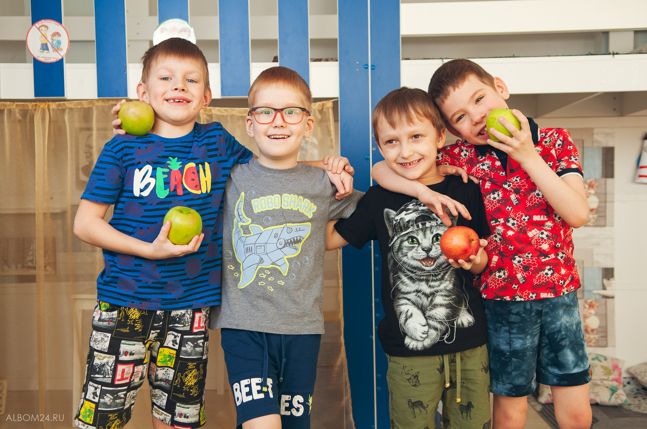 Съемка на выпускной альбом Сад № 22, гр. Непоседы. Выпускные альбомы и фотосъемка в Красноярске