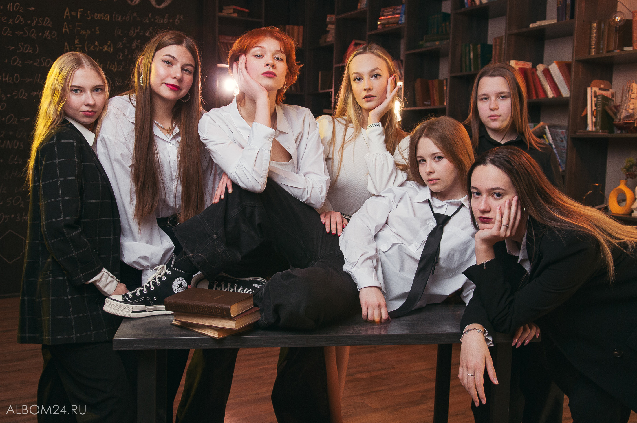 Съемка на выпускной альбом Школа № 145, 11И. Выпускные альбомы и фотосъемка в Красноярске