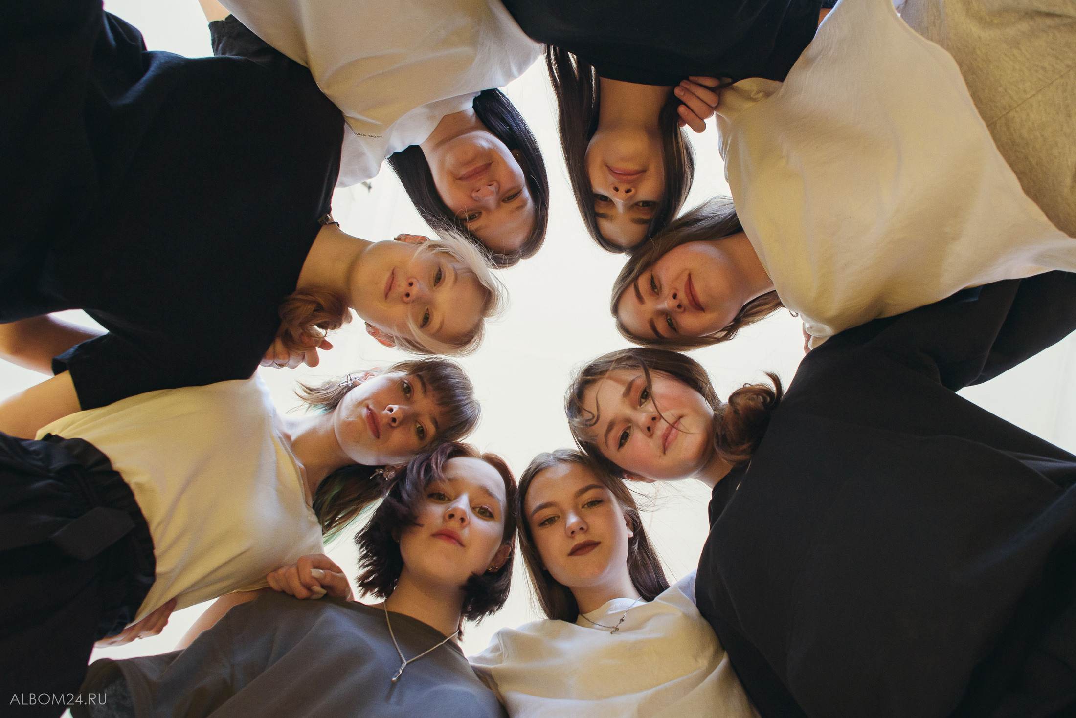 Съемка на выпускной альбом Школа № 2 (Емельяново), 9Б. Выпускные альбомы и фотосъемка в Красноярске