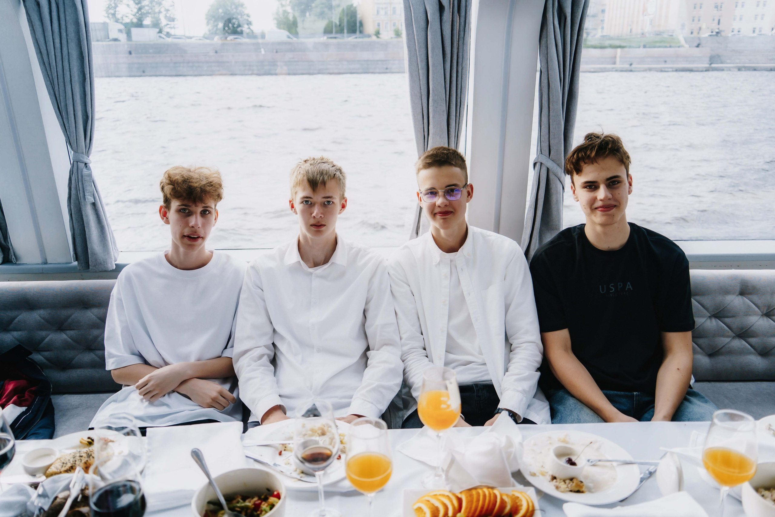 Выпускной 9В. Свадебный и семейный фотограф в Санкт-Петербурге Виктор Голубев