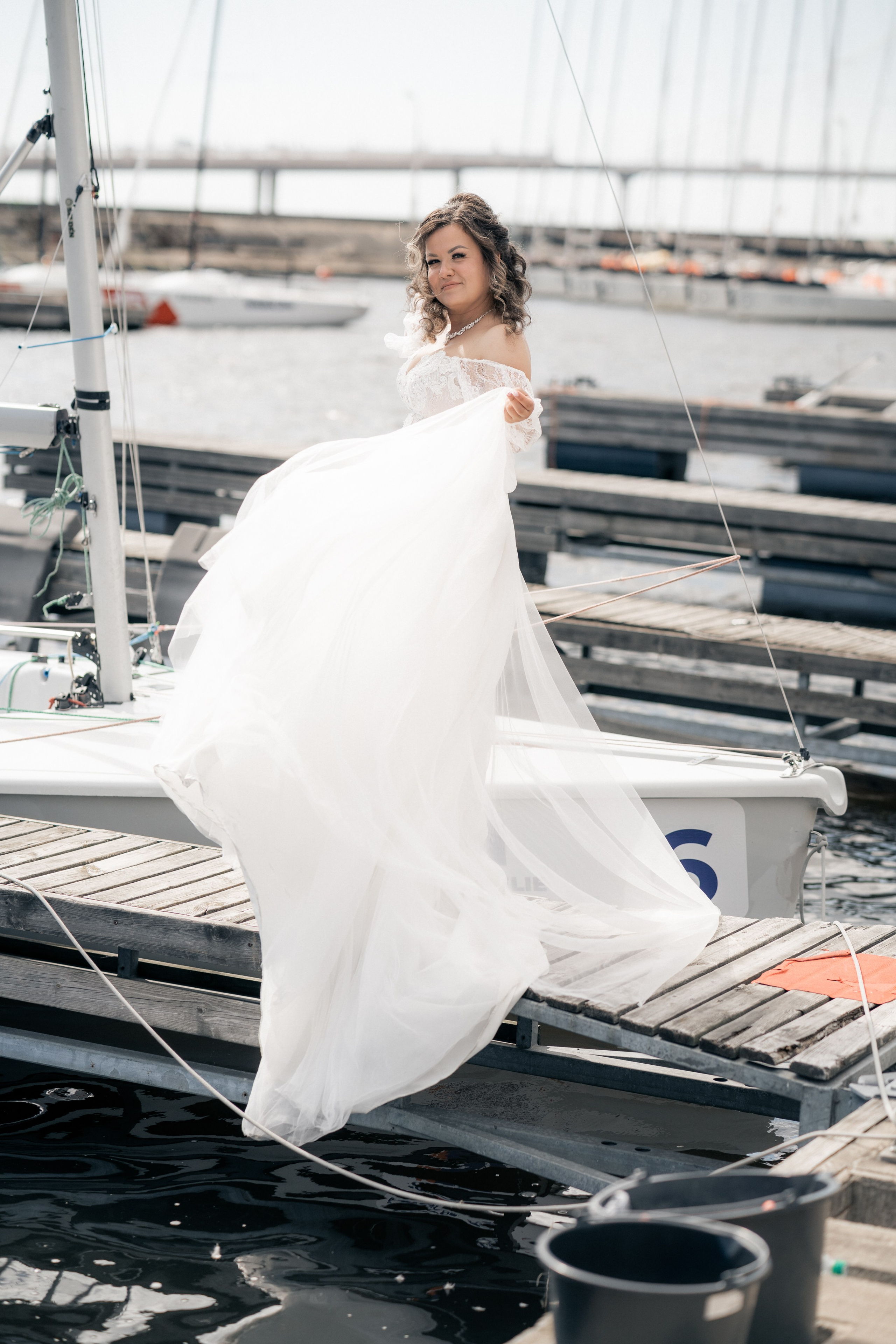 Красивые места для свадебной фотосессии летом в Санкт-Петербурге. Свадебный фотограф Александр Невский в Санкт-Петербурге