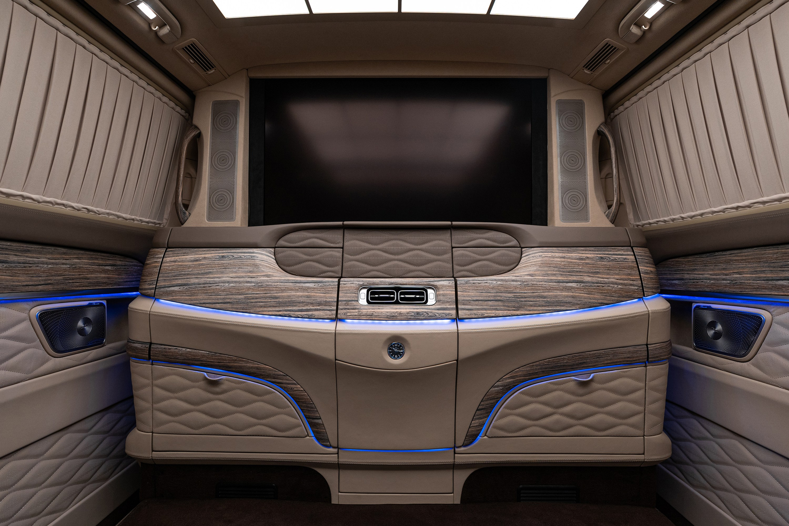 V-Class Nuevo Classique. Автомобильный фотограф в Москве | Базилев Александр