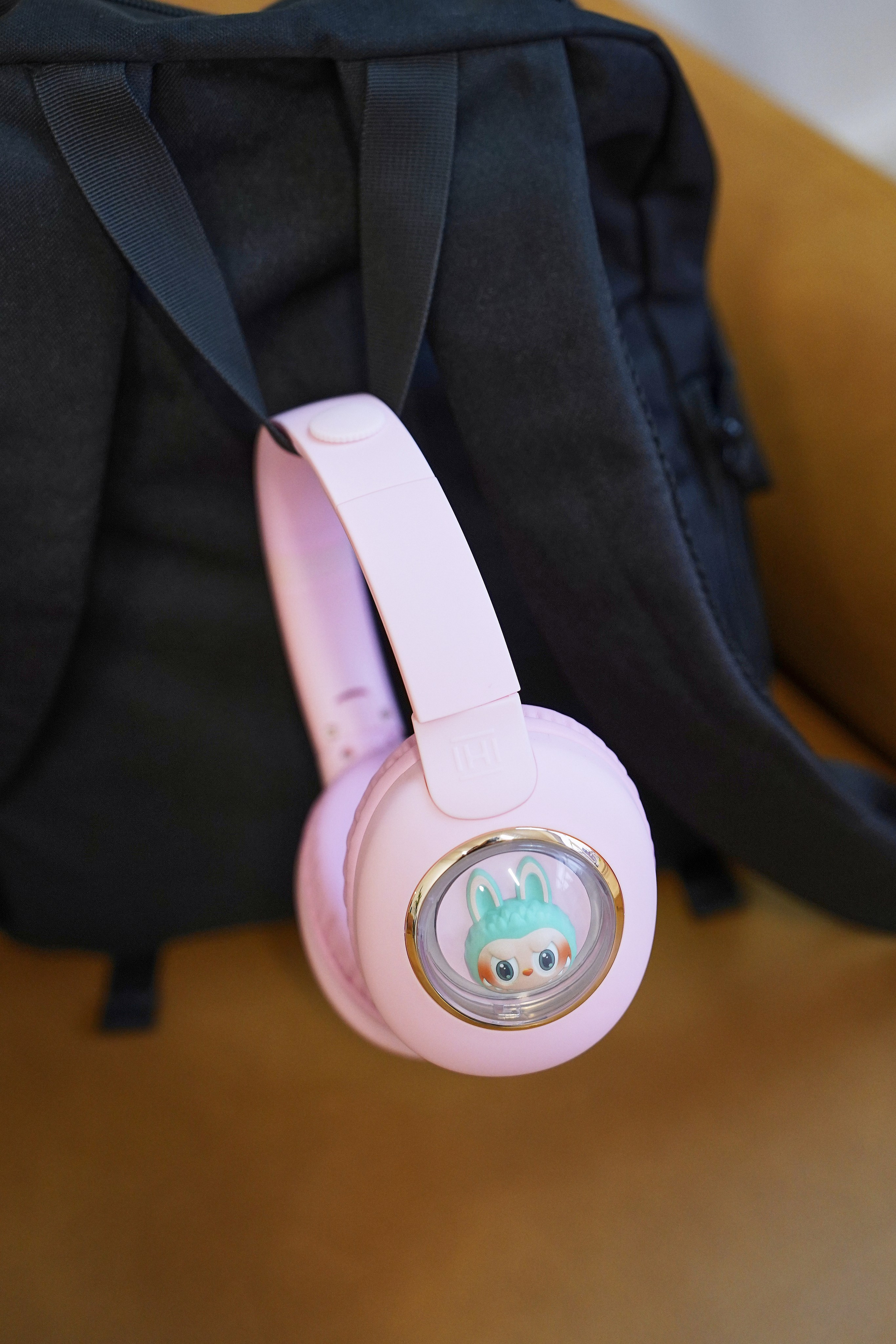 Наушники в интерьере. Фотограф