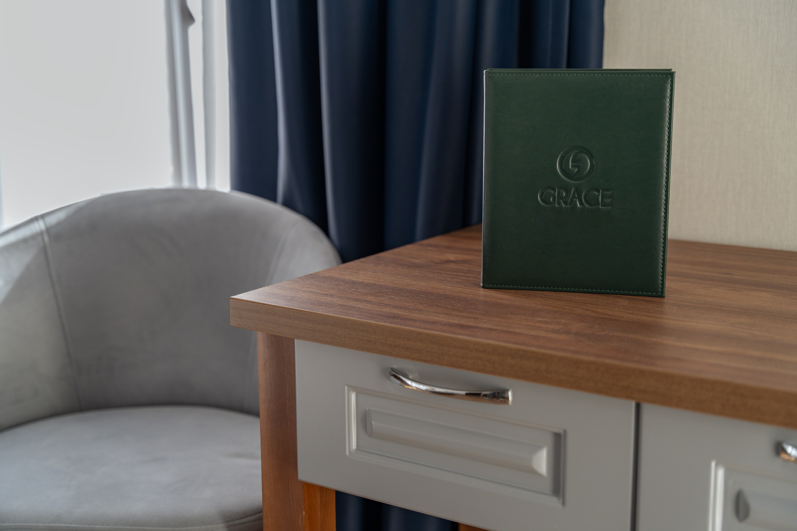 Грейс Бриз. Главная