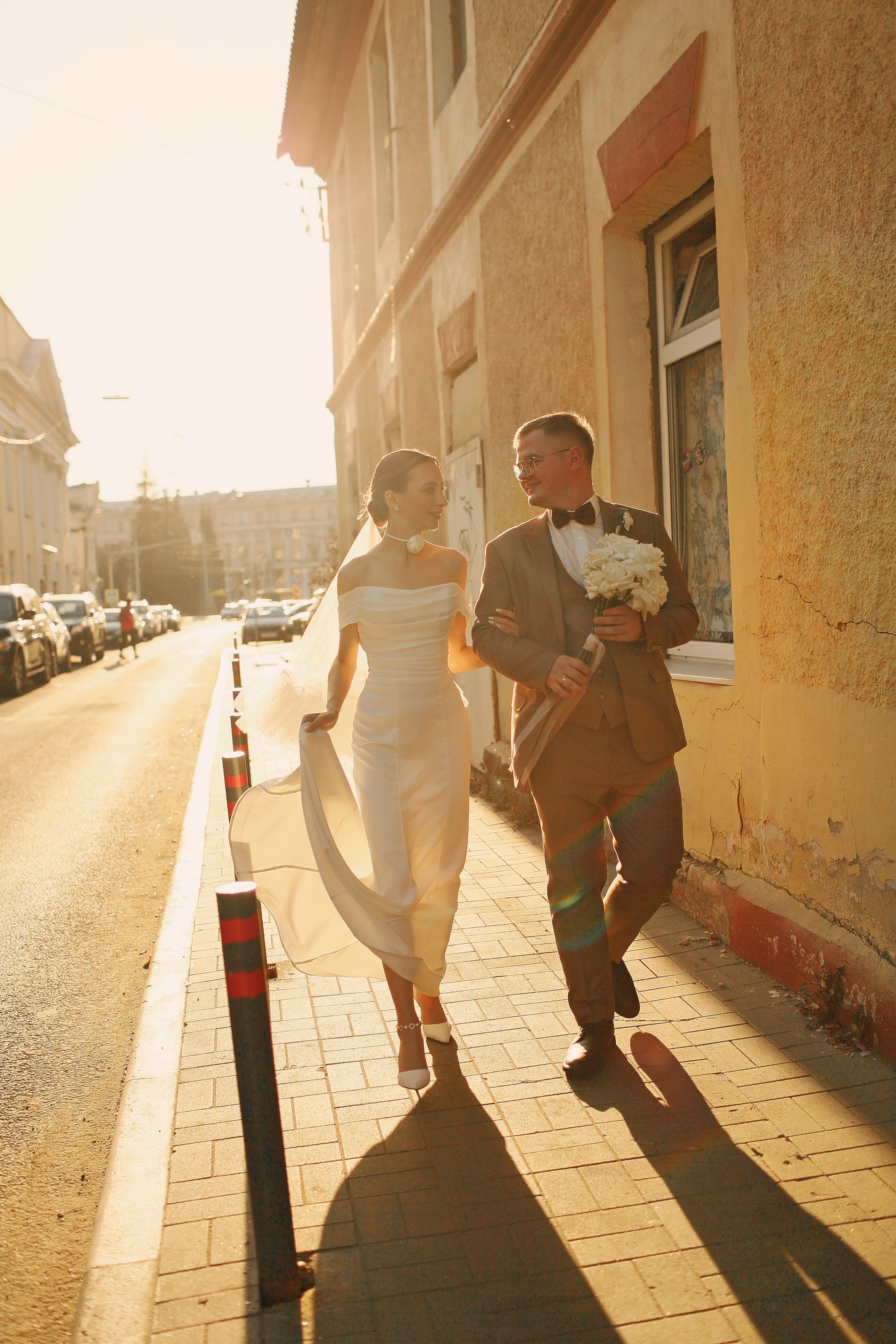 Свадебная осенняя фотосессия Ивана и Лидии в городе. Свадебный и репортажный фотограф в Ярославле и Санкт-Петербурге Роман Микрюков