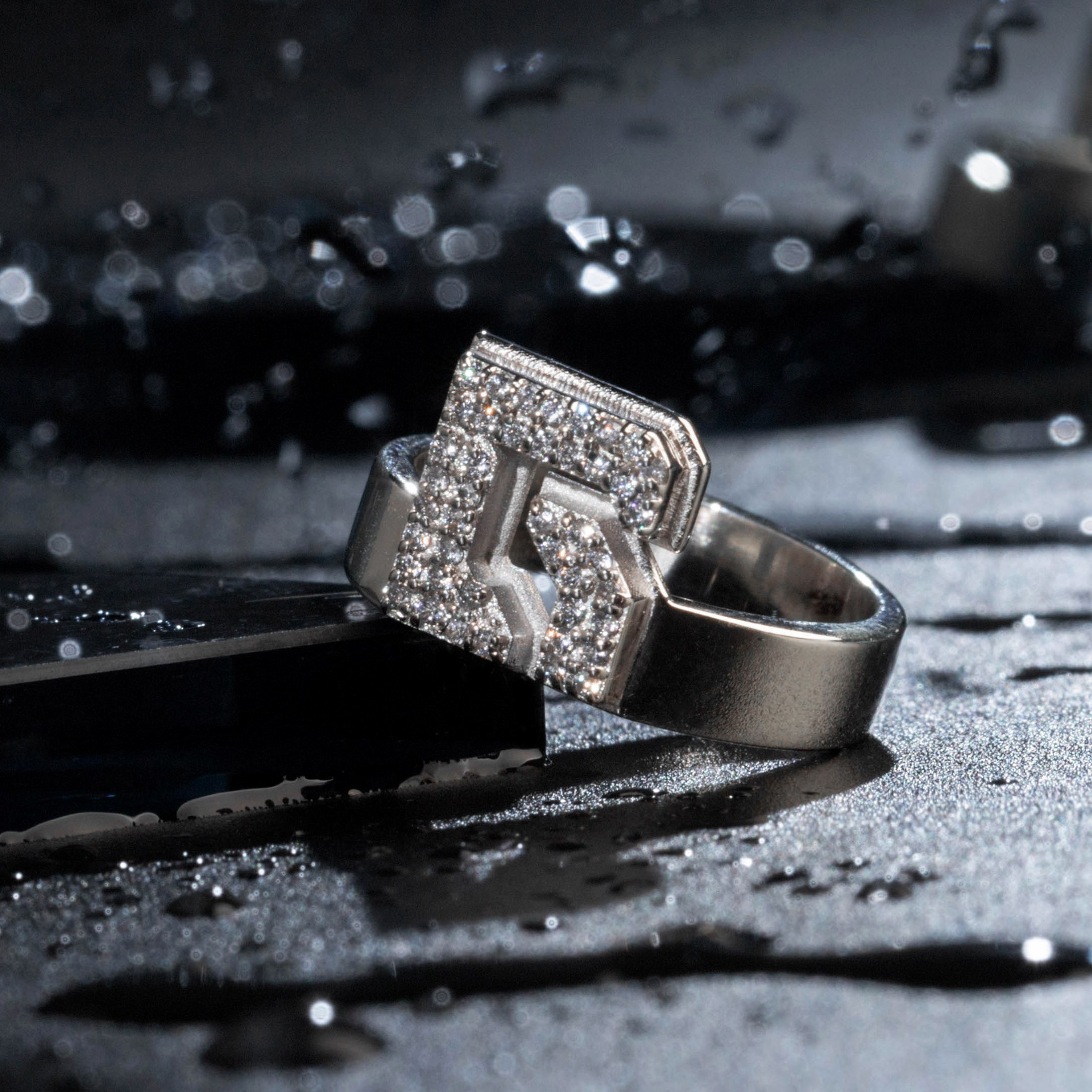 Ювелирные украшения. Предметный фотограф в Крыму Ольга Шестакова