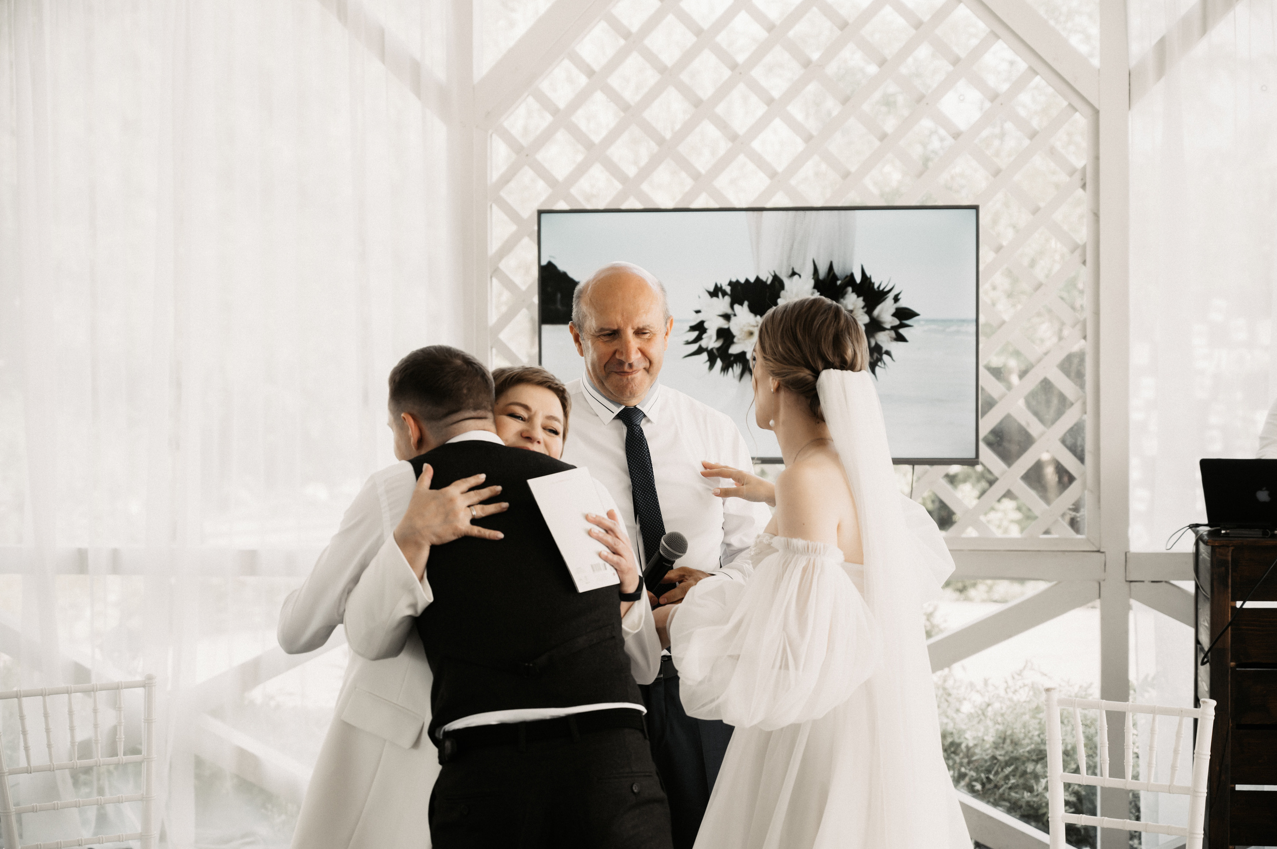 Счастье у озера. Свадебный фотограф Александр Давыдов