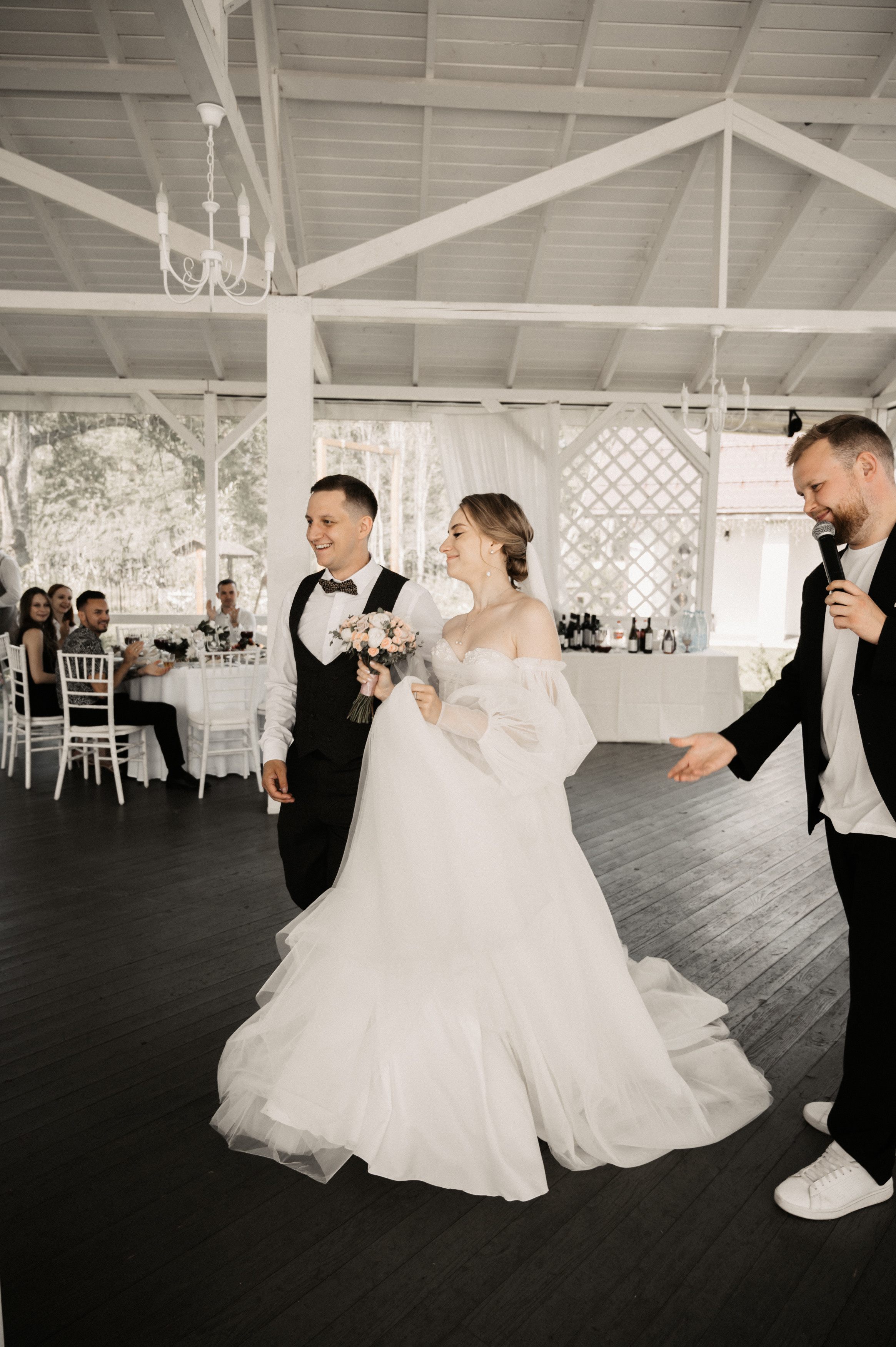 Счастье у озера. Свадебный фотограф Александр Давыдов