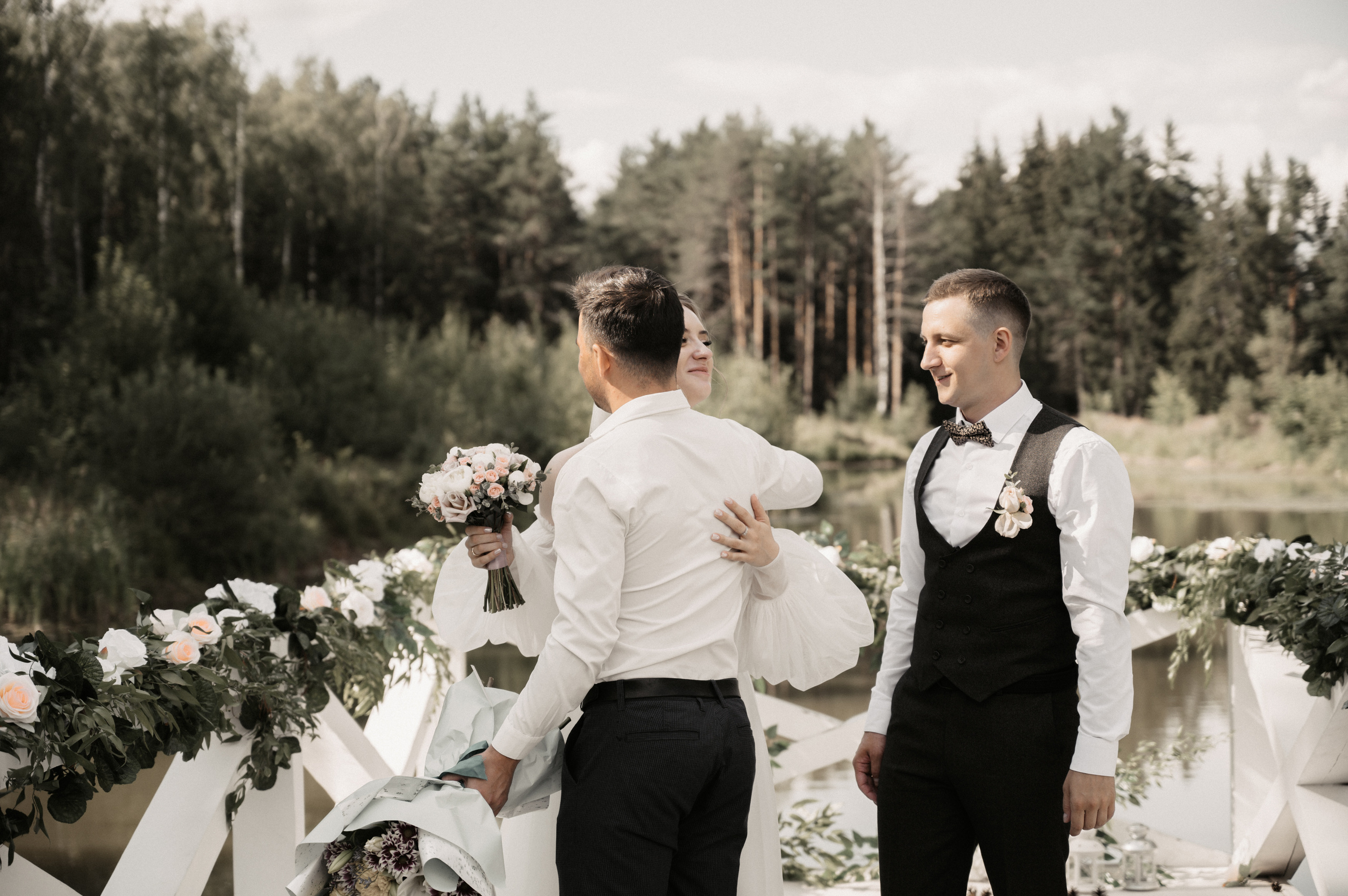 Счастье у озера. Свадебный фотограф Александр Давыдов