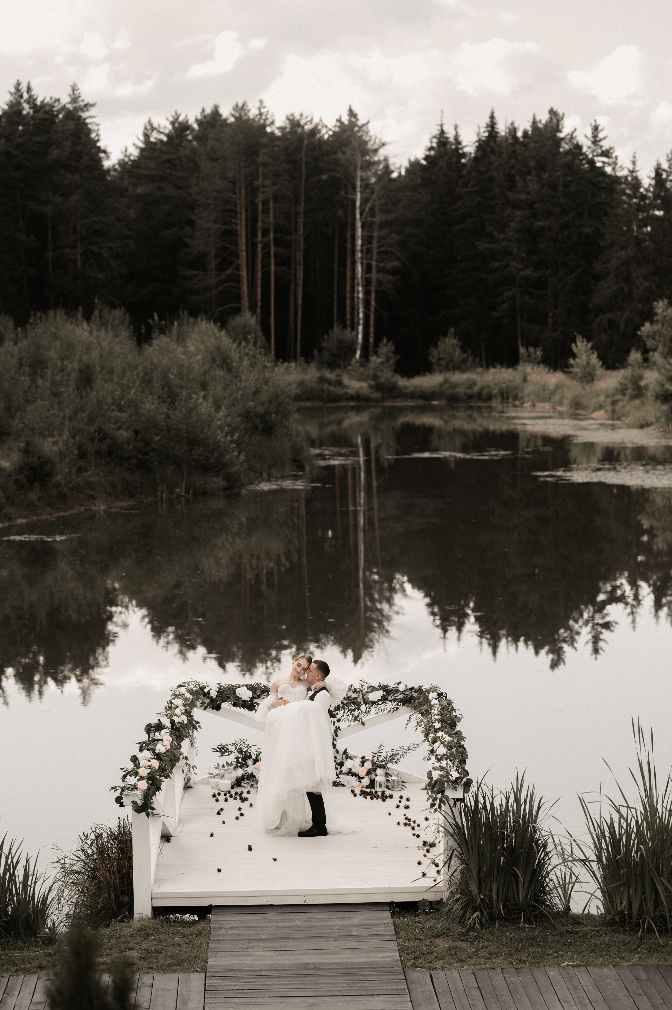 Счастье у озера. Свадебный фотограф Александр Давыдов