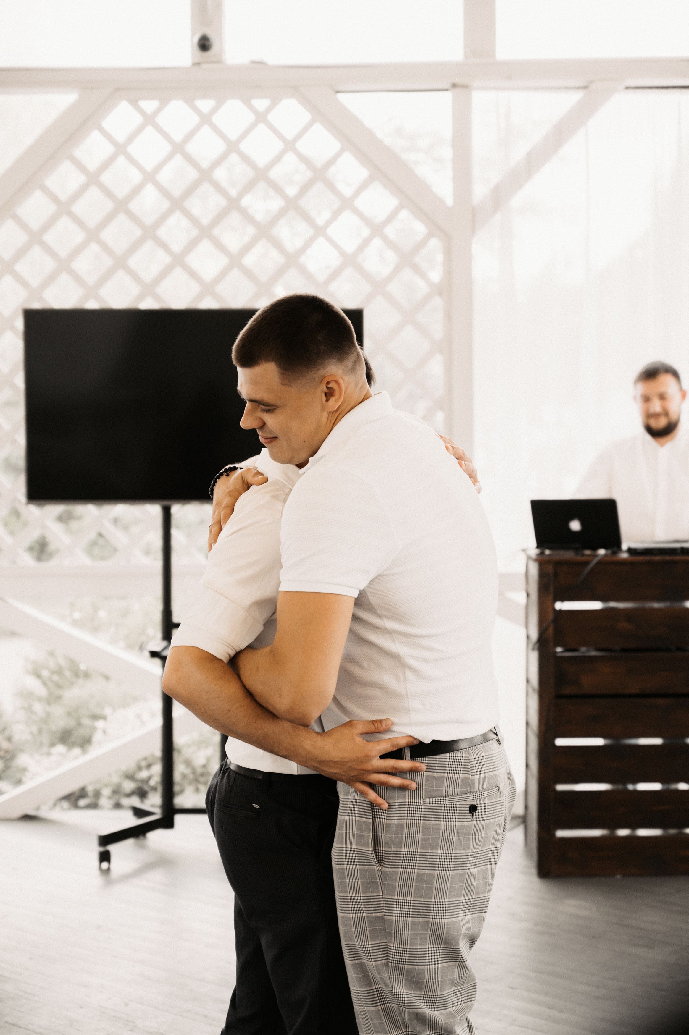 Счастье у озера. Свадебный фотограф Александр Давыдов