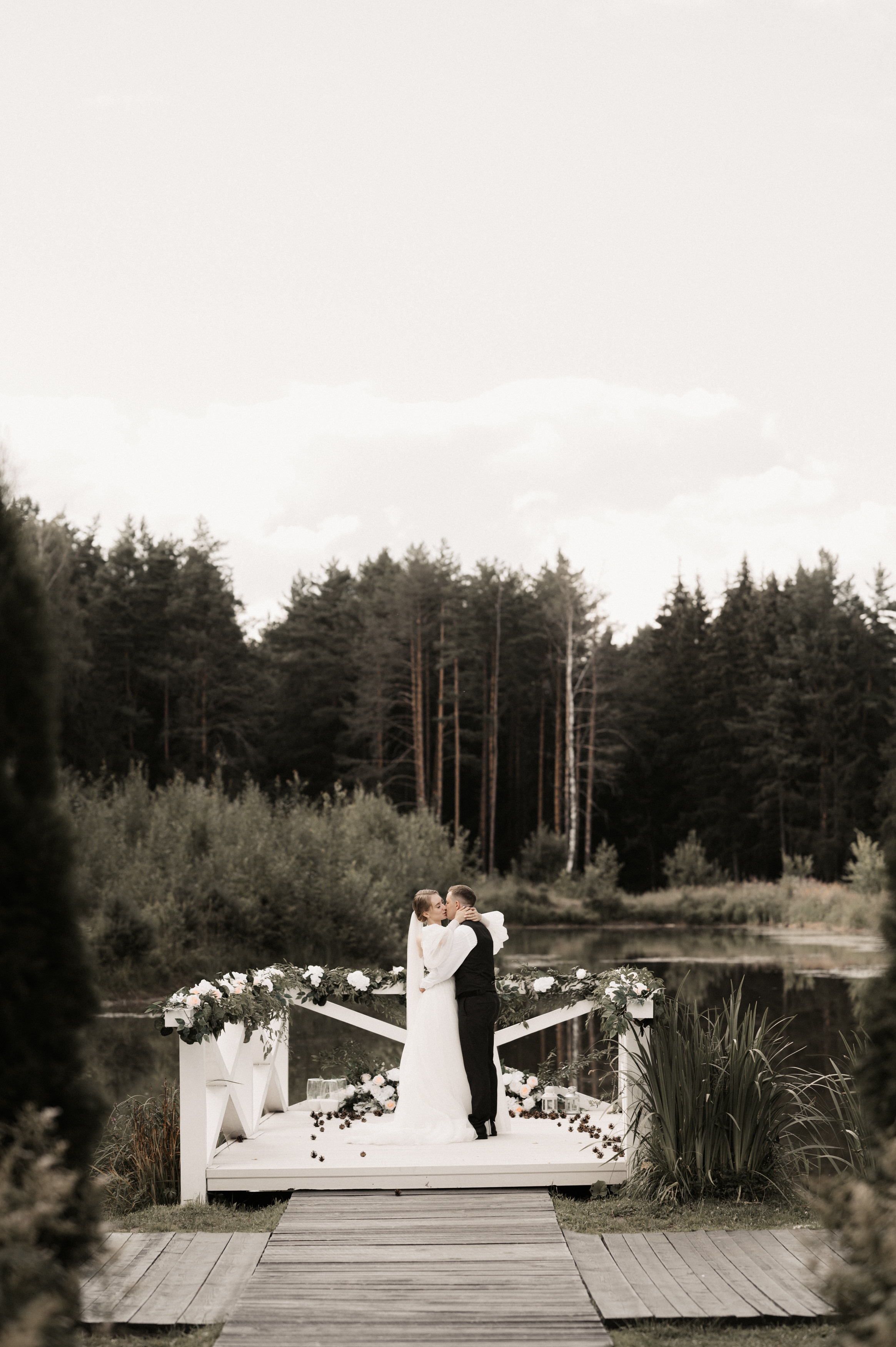 Счастье у озера. Свадебный фотограф Александр Давыдов