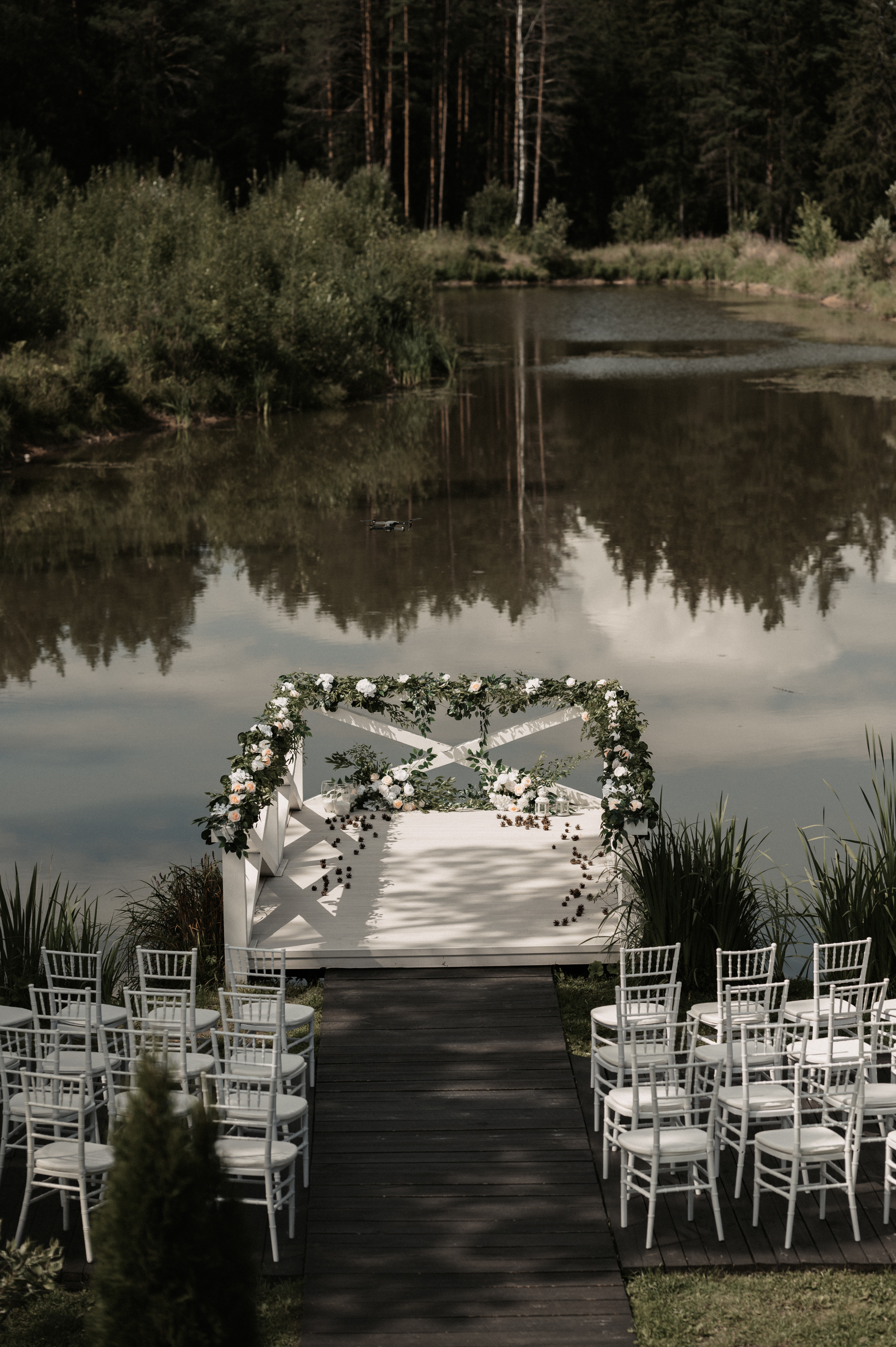 Счастье у озера. Свадебный фотограф Александр Давыдов