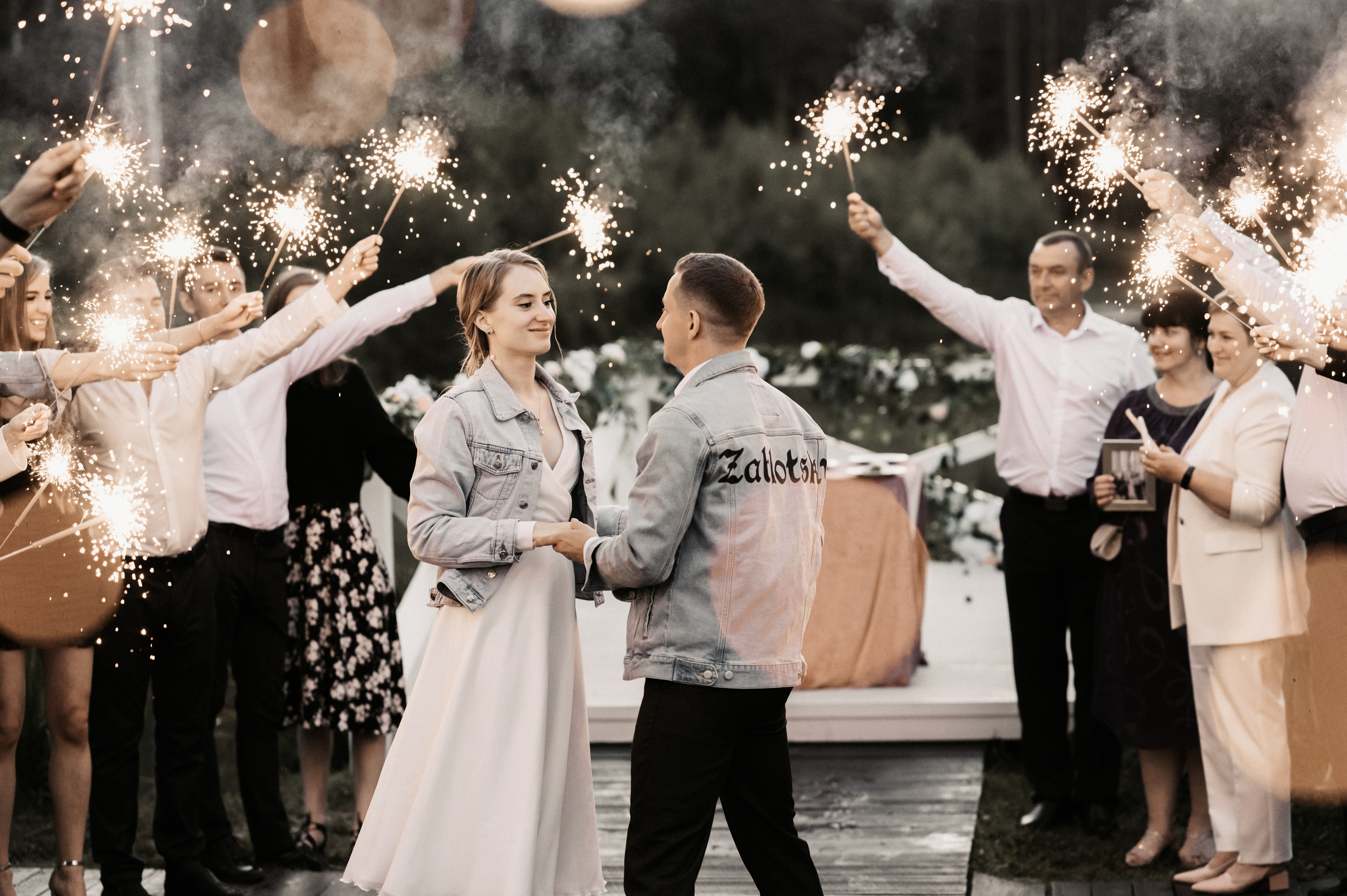 Счастье у озера. Свадебный фотограф Александр Давыдов