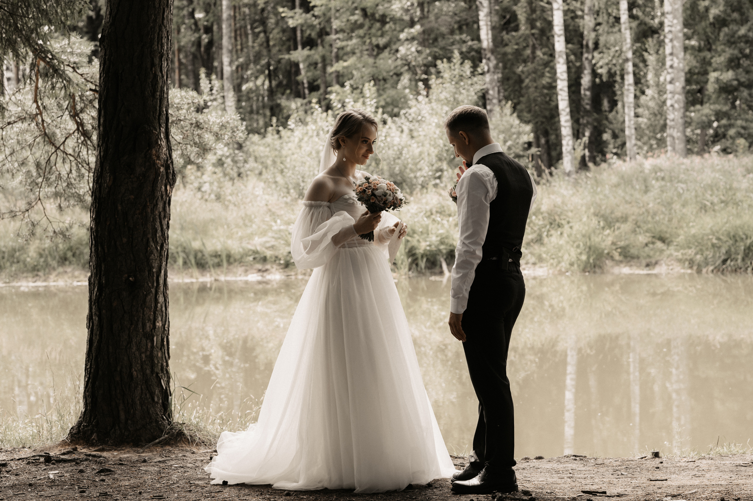 Счастье у озера. Свадебный фотограф Александр Давыдов