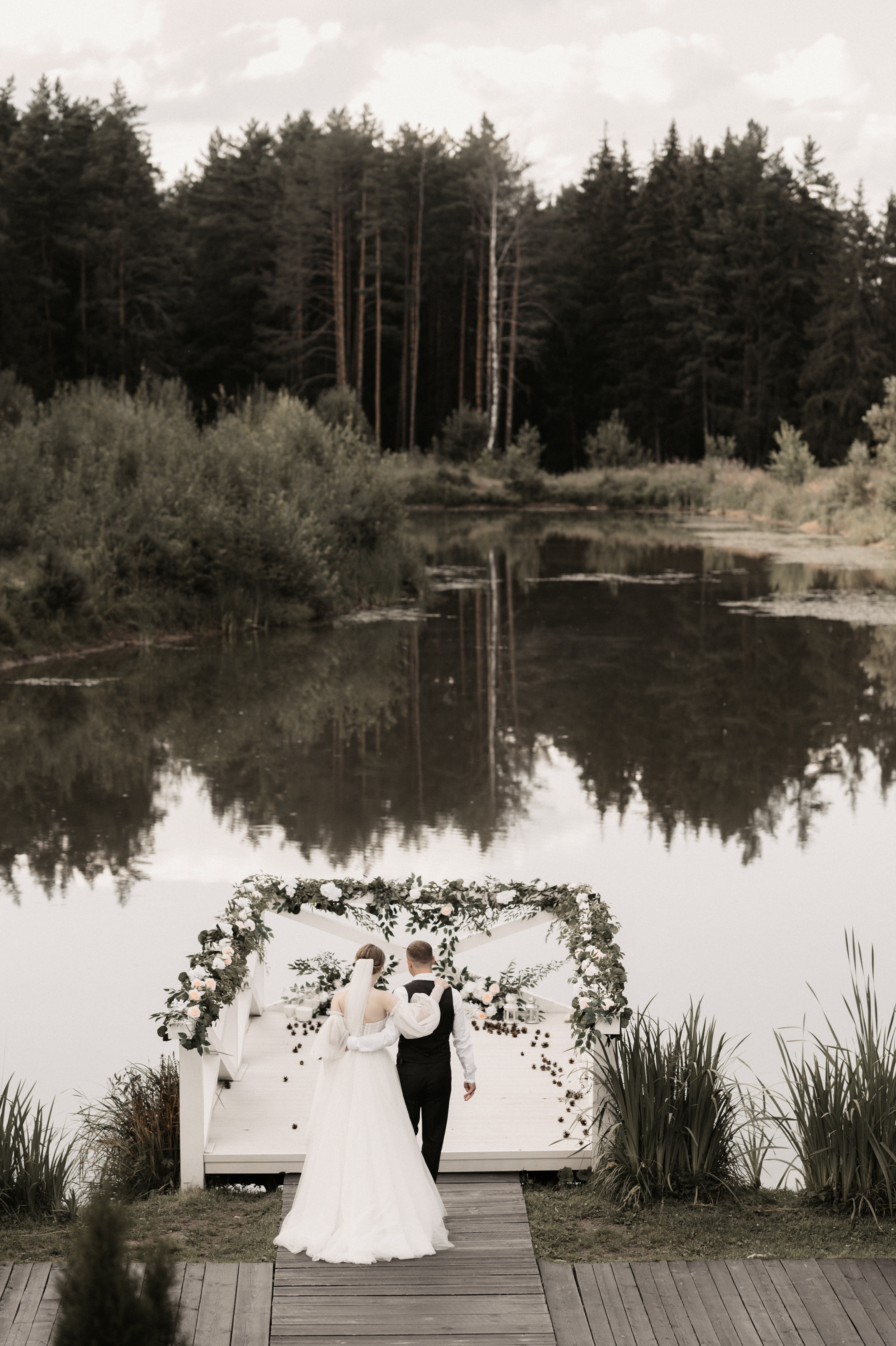 Счастье у озера. Свадебный фотограф Александр Давыдов