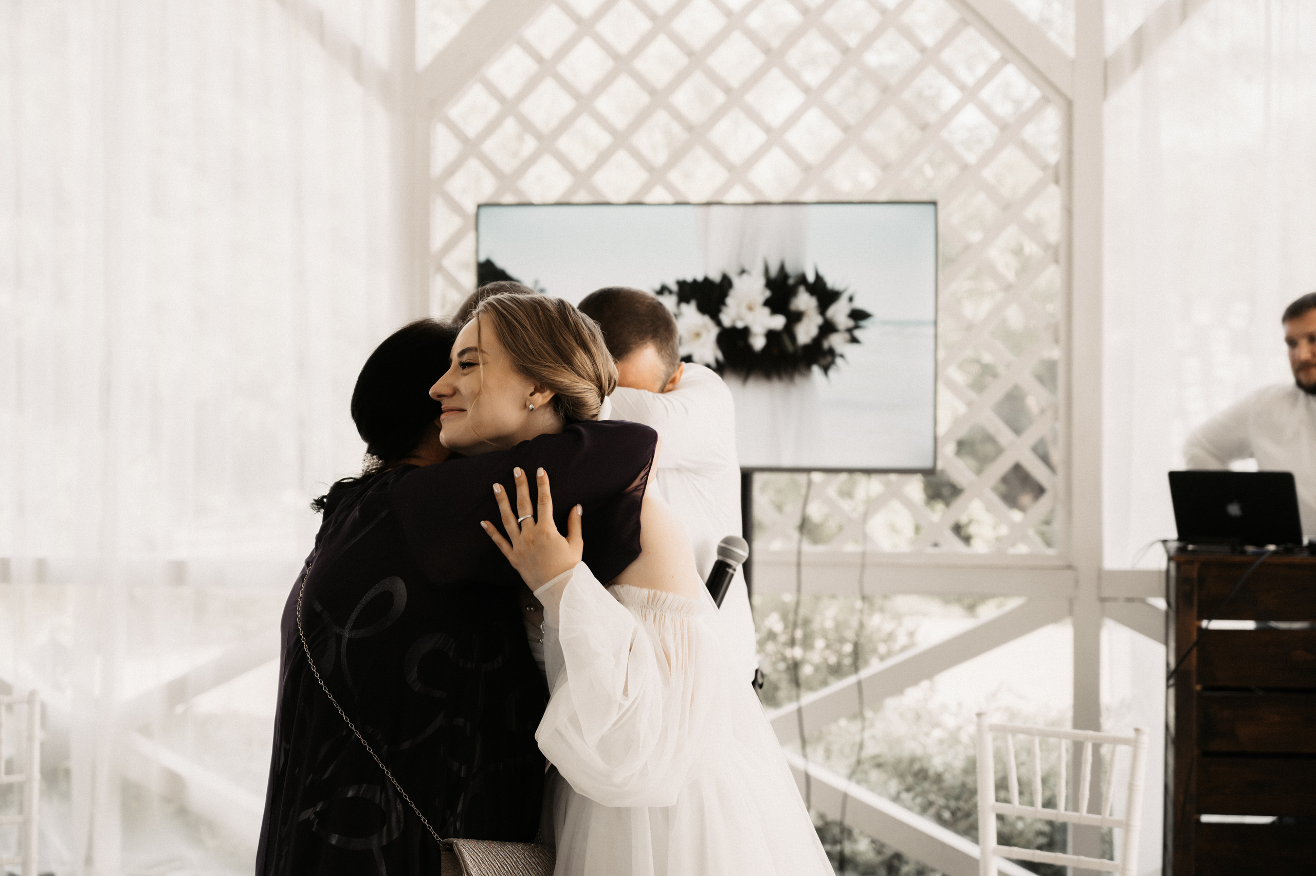 Счастье у озера. Свадебный фотограф Александр Давыдов