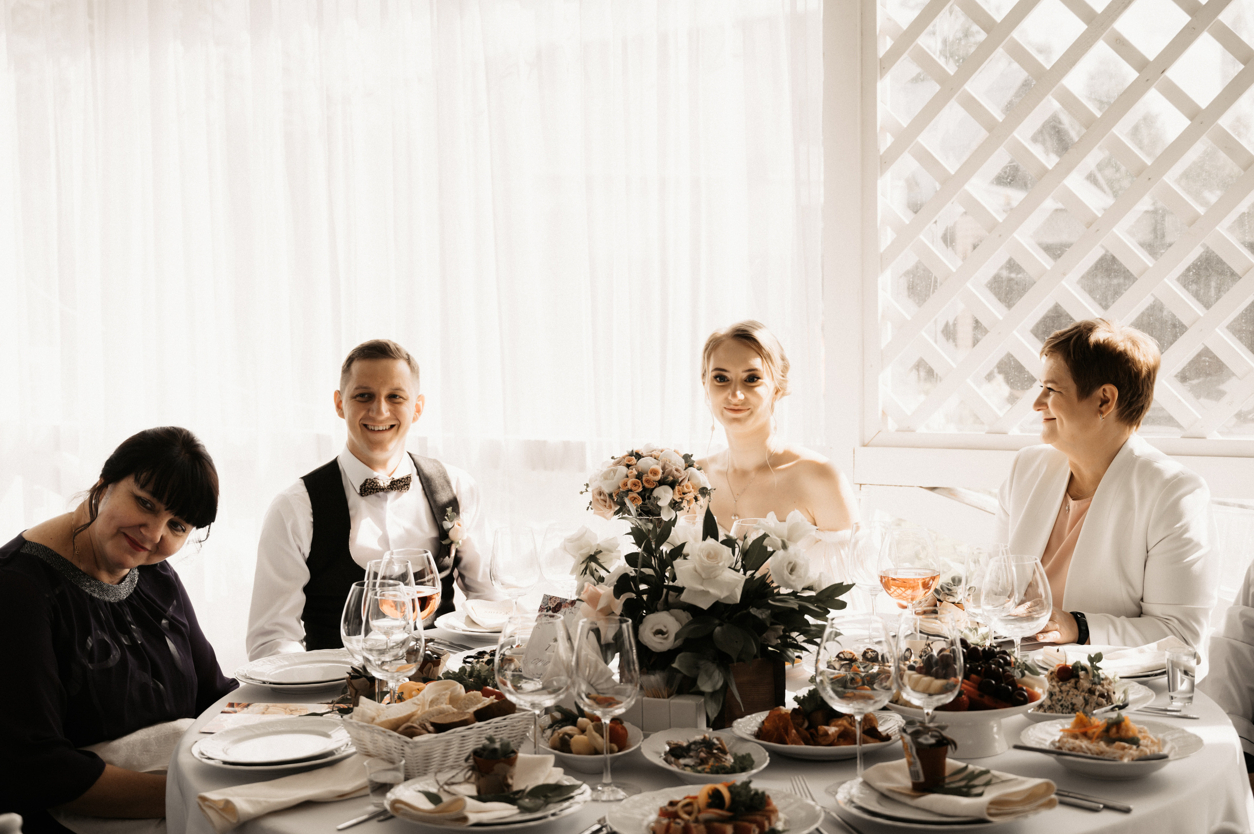 Счастье у озера. Свадебный фотограф Александр Давыдов