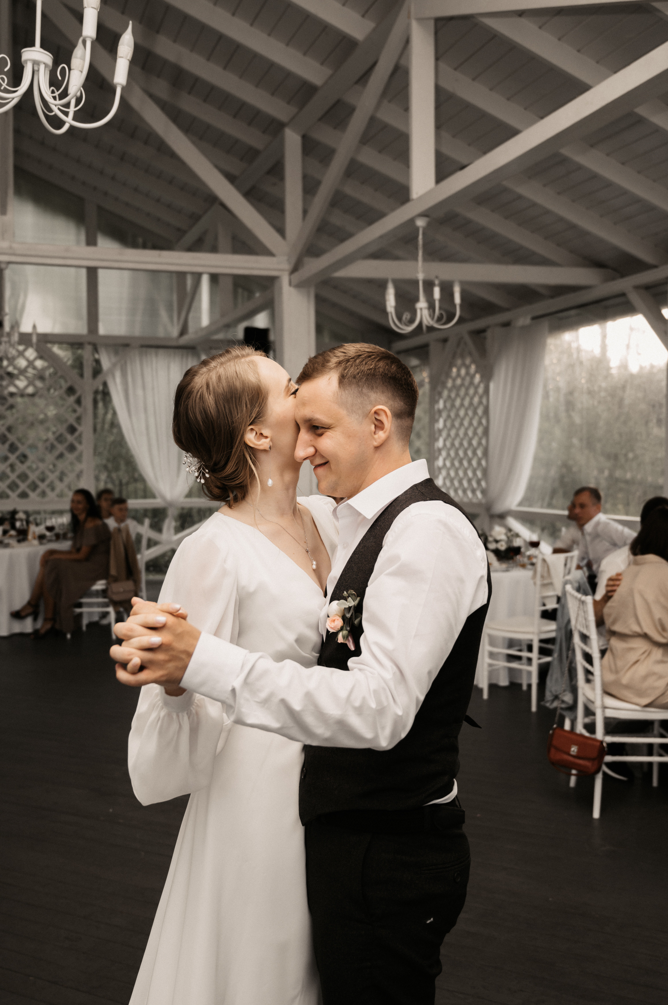 Счастье у озера. Свадебный фотограф Александр Давыдов