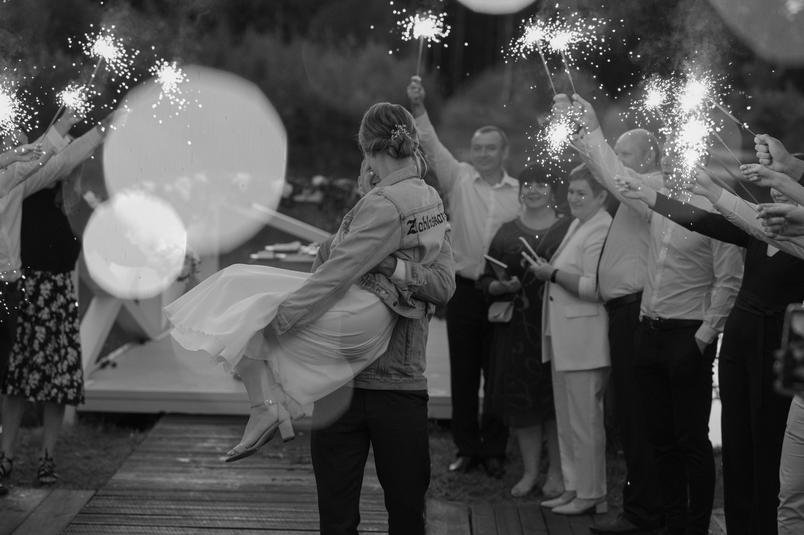 Счастье у озера. Свадебный фотограф Александр Давыдов