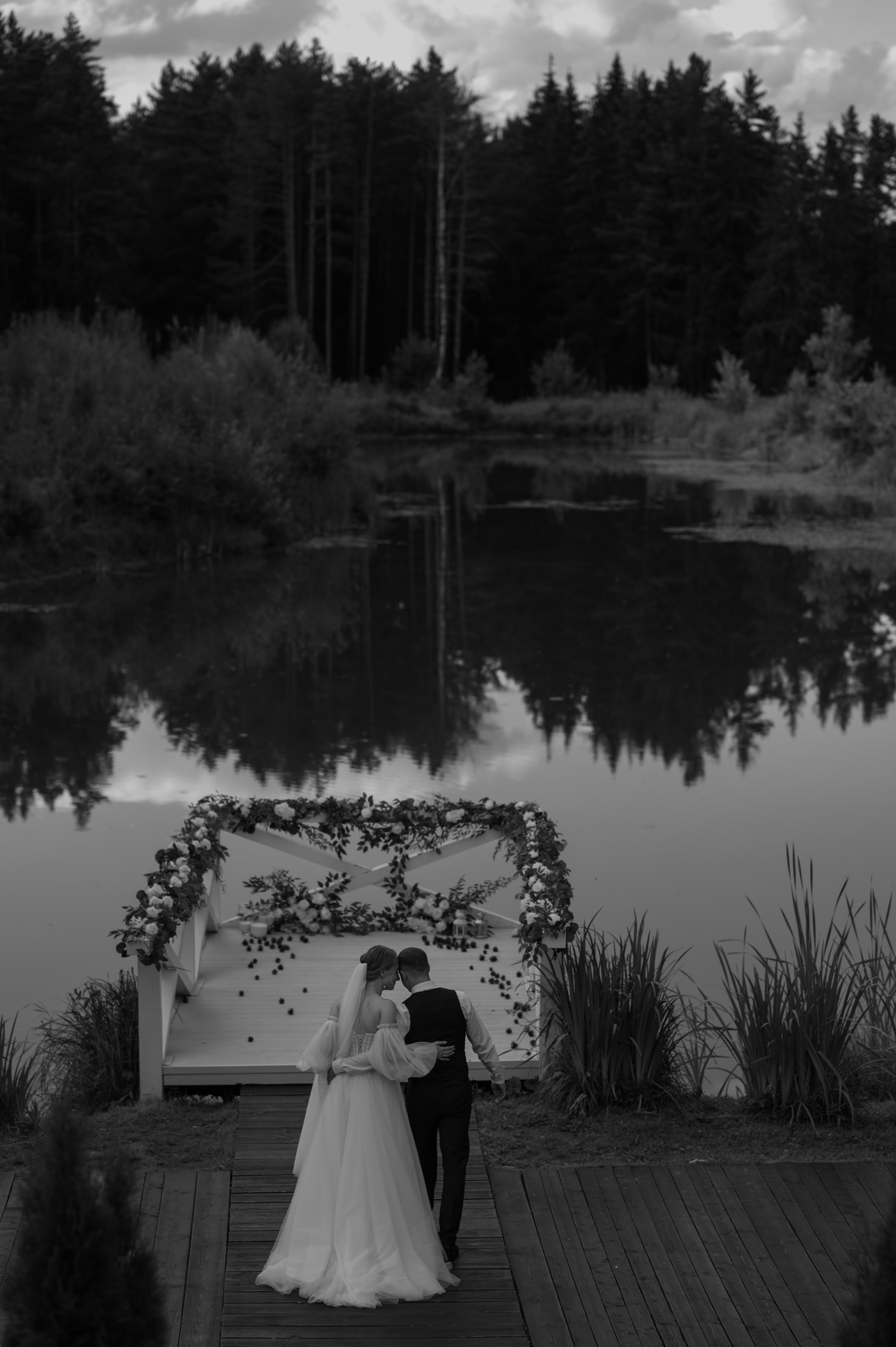 Счастье у озера. Свадебный фотограф Александр Давыдов