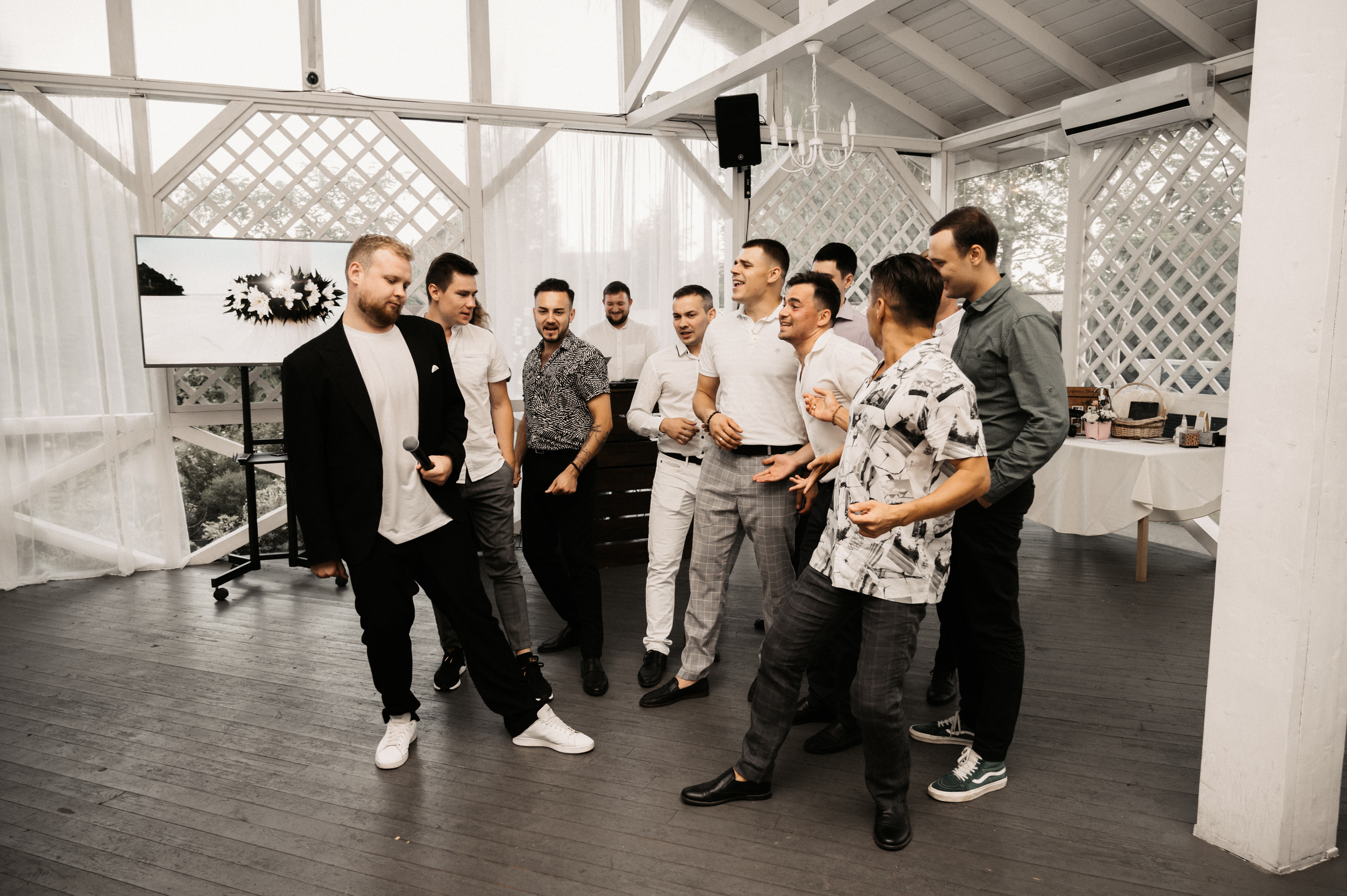 Счастье у озера. Свадебный фотограф Александр Давыдов