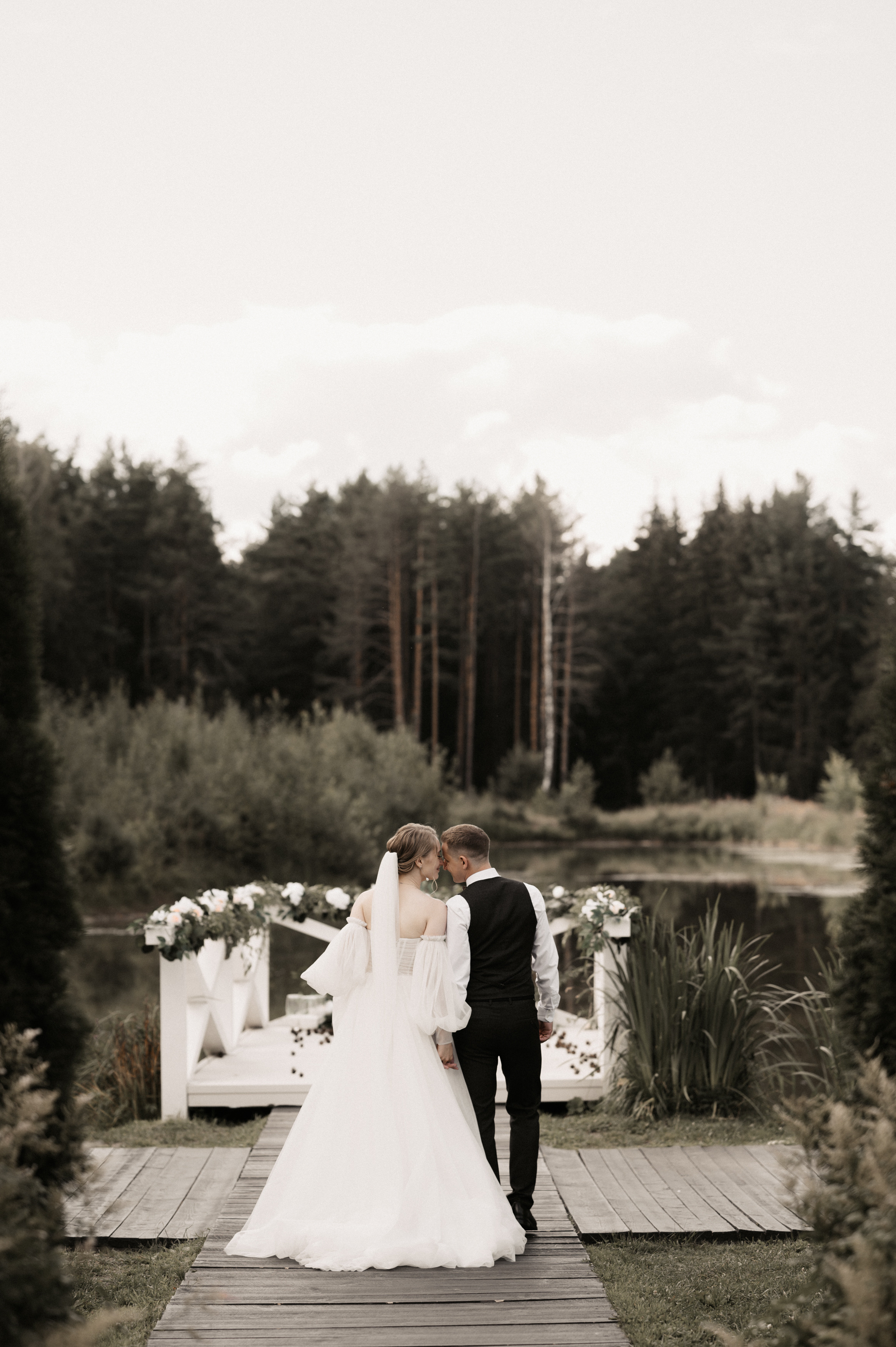 Счастье у озера. Свадебный фотограф Александр Давыдов